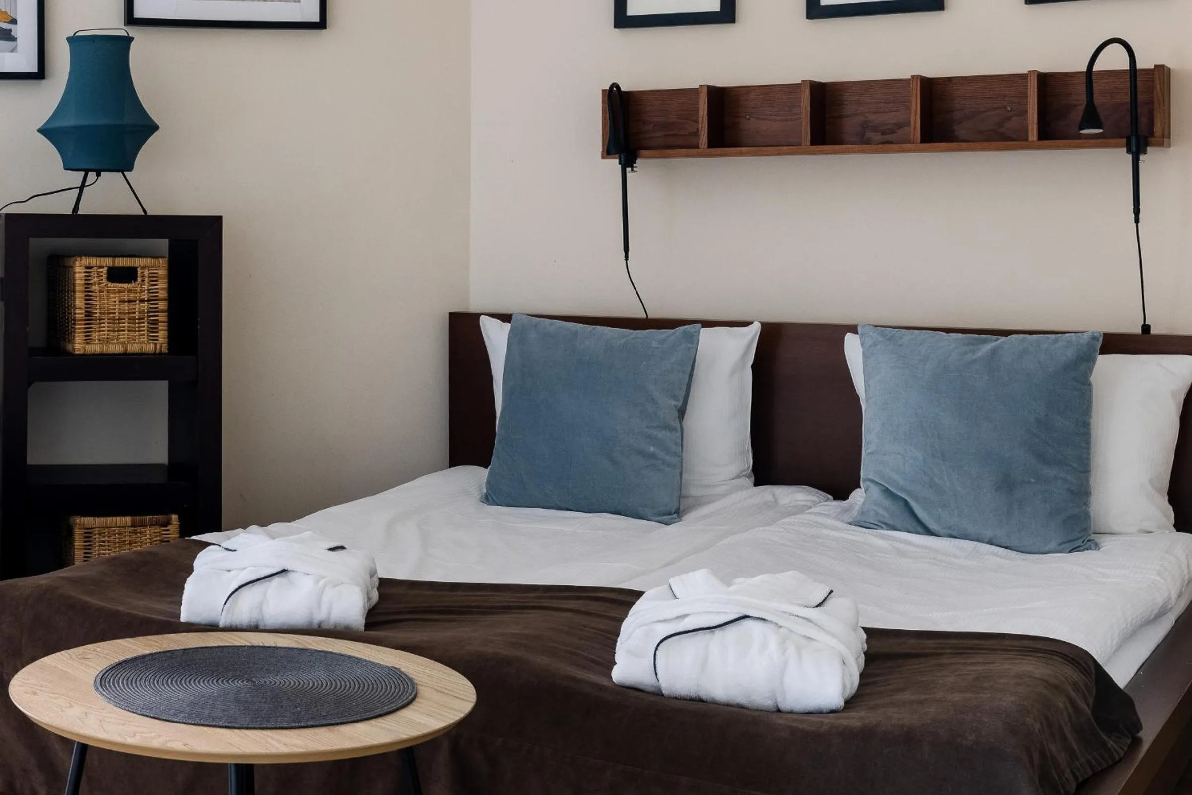 Bed in Maloves Resort & Spa, pokoje w bocznych budynkach