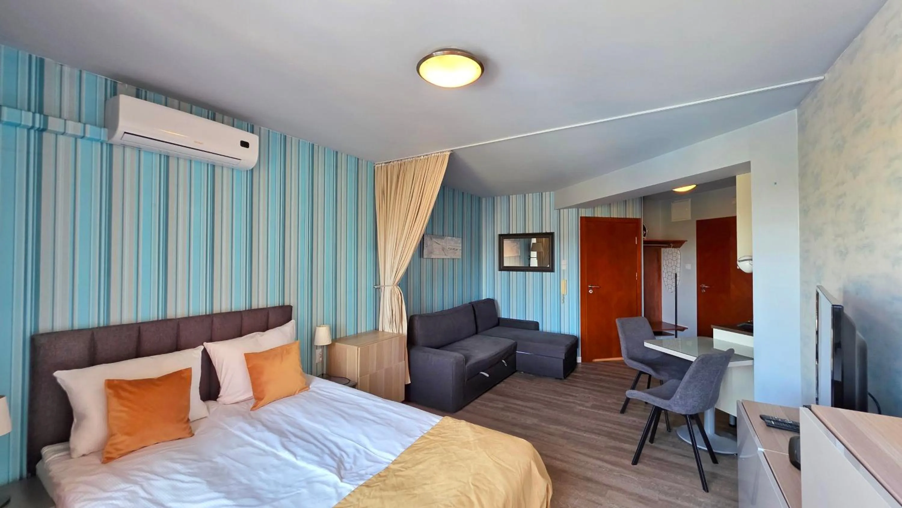 Photo of the whole room, Bed in Maloves Resort & Spa, pokoje w bocznych budynkach