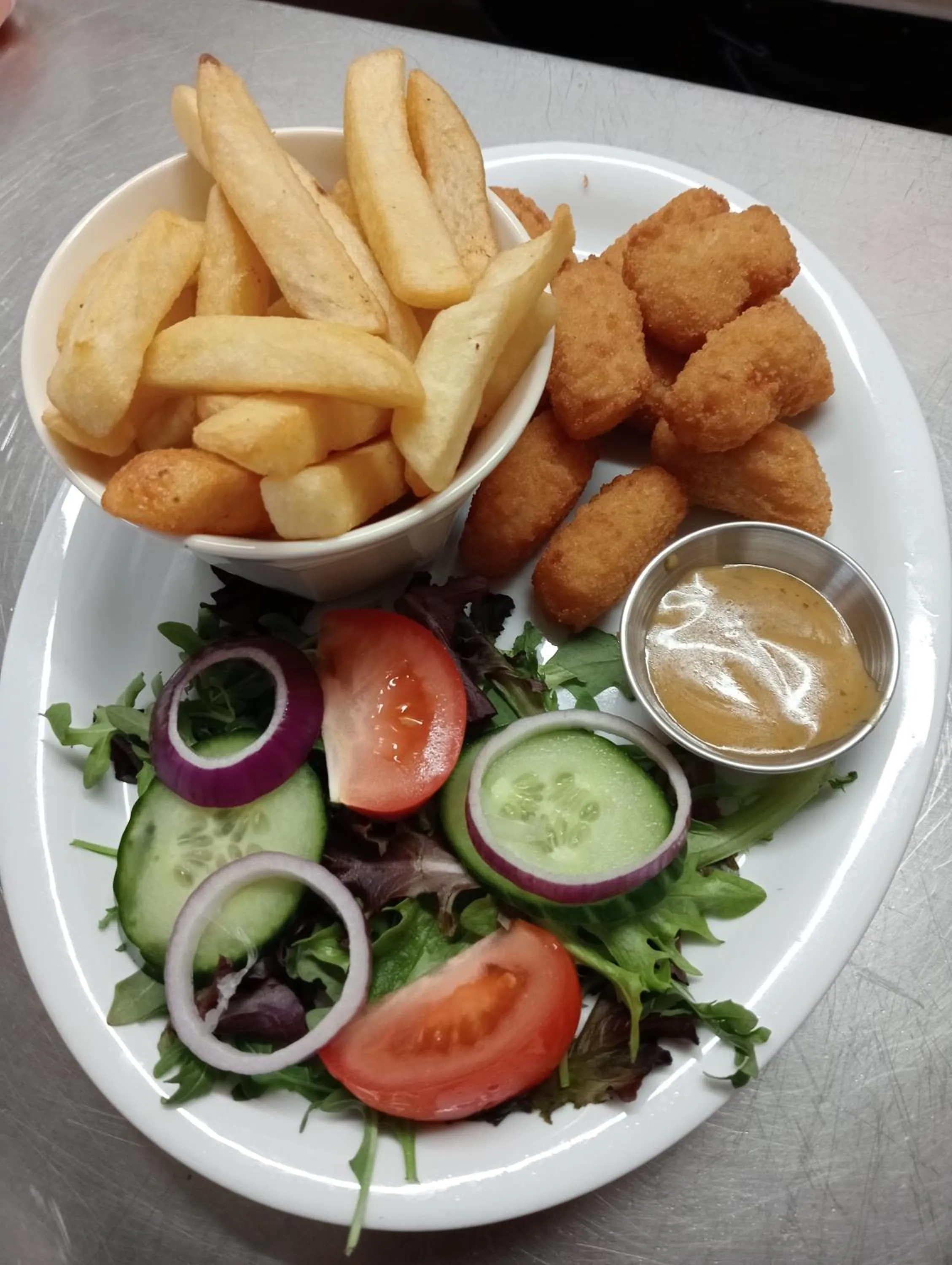 Restaurant/places to eat in THE KINGS ARMS INN