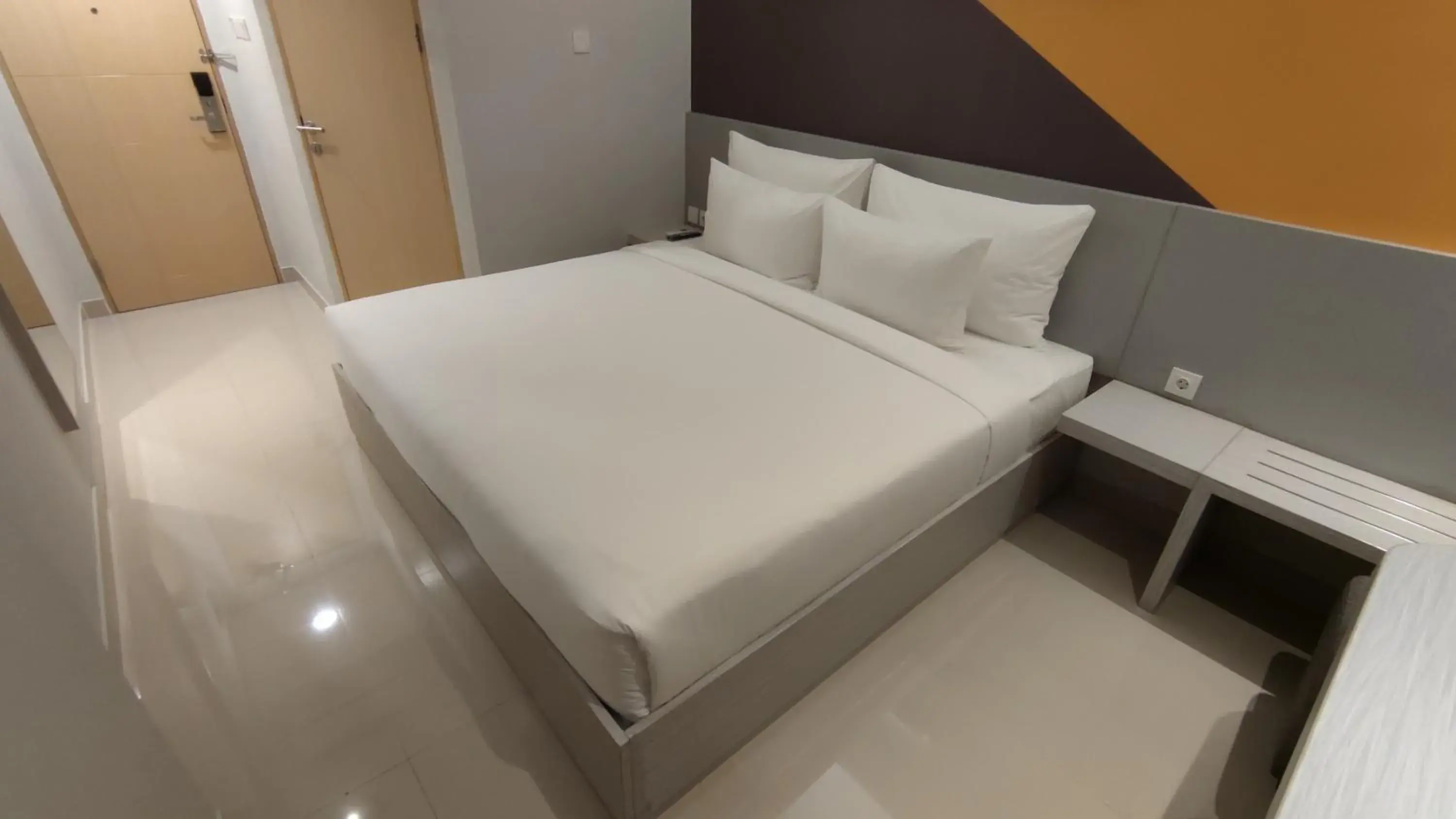 Bedroom, Bed in Agogo Downtown Hotel Surabaya Bedroom, Bed in Agogo Downtown Hotel Surabaya