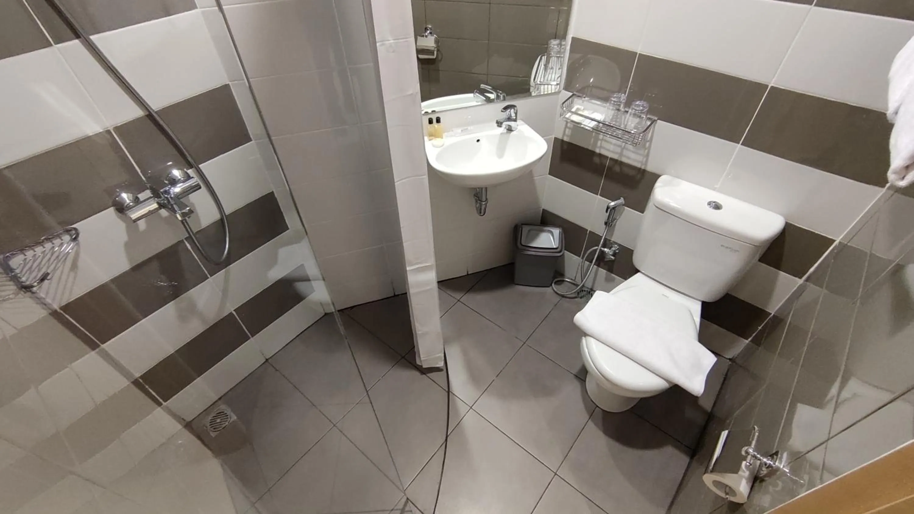 Bathroom in Agogo Downtown Hotel Surabaya