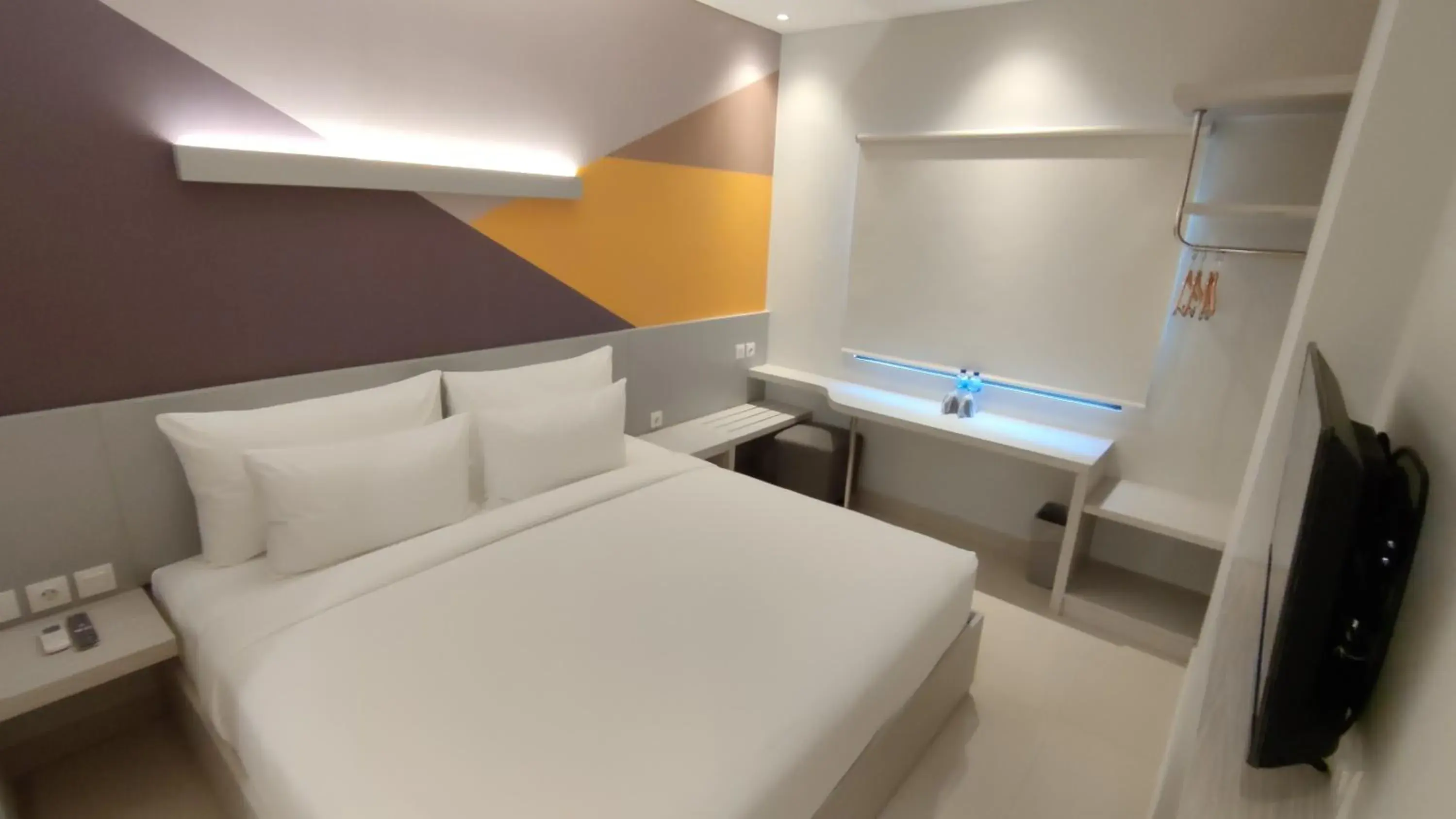 Superior King Room in Agogo Downtown Hotel Surabaya Superior King Room in Agogo Downtown Hotel Surabaya