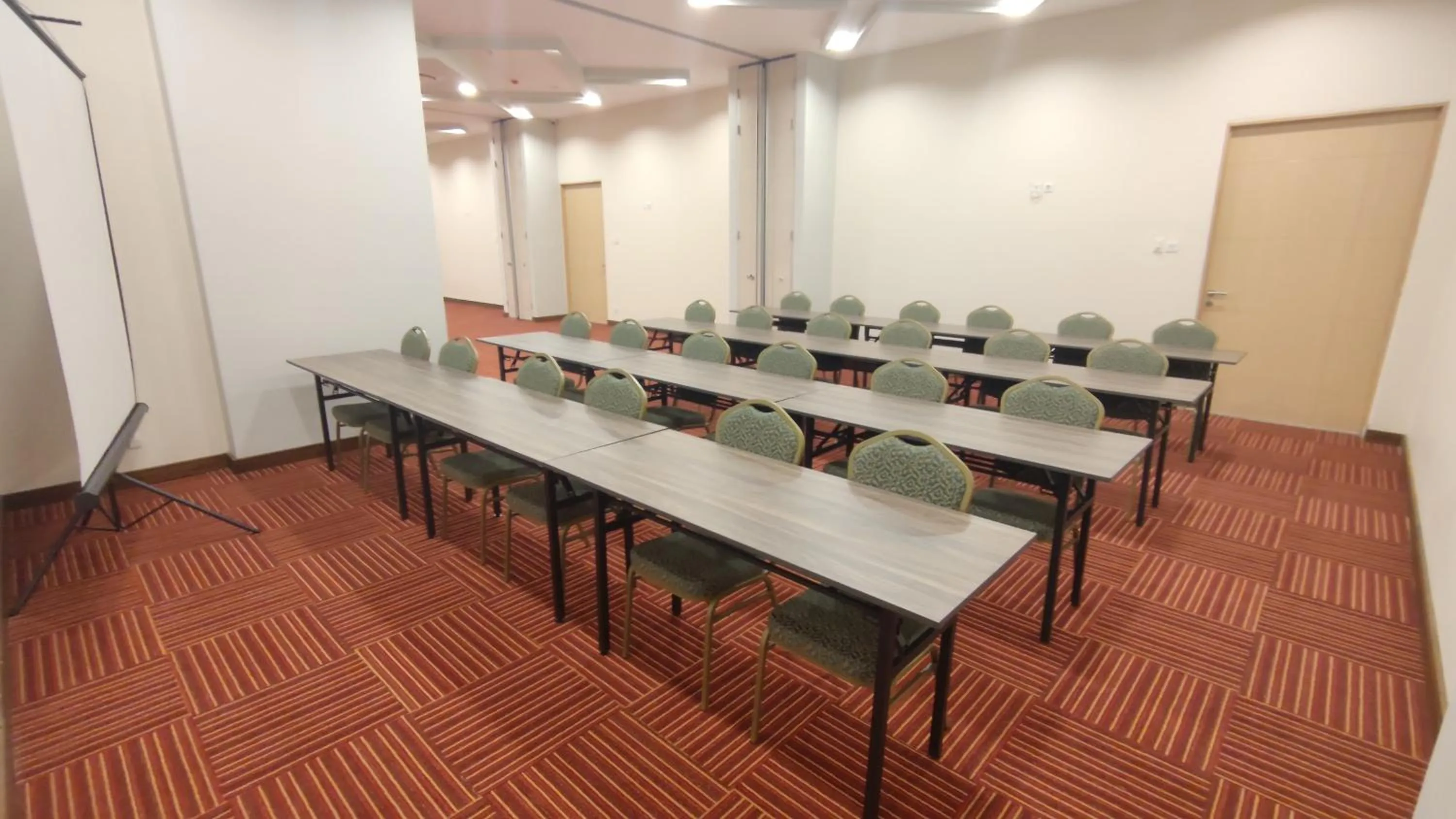 Meeting/conference room in Agogo Downtown Hotel Surabaya