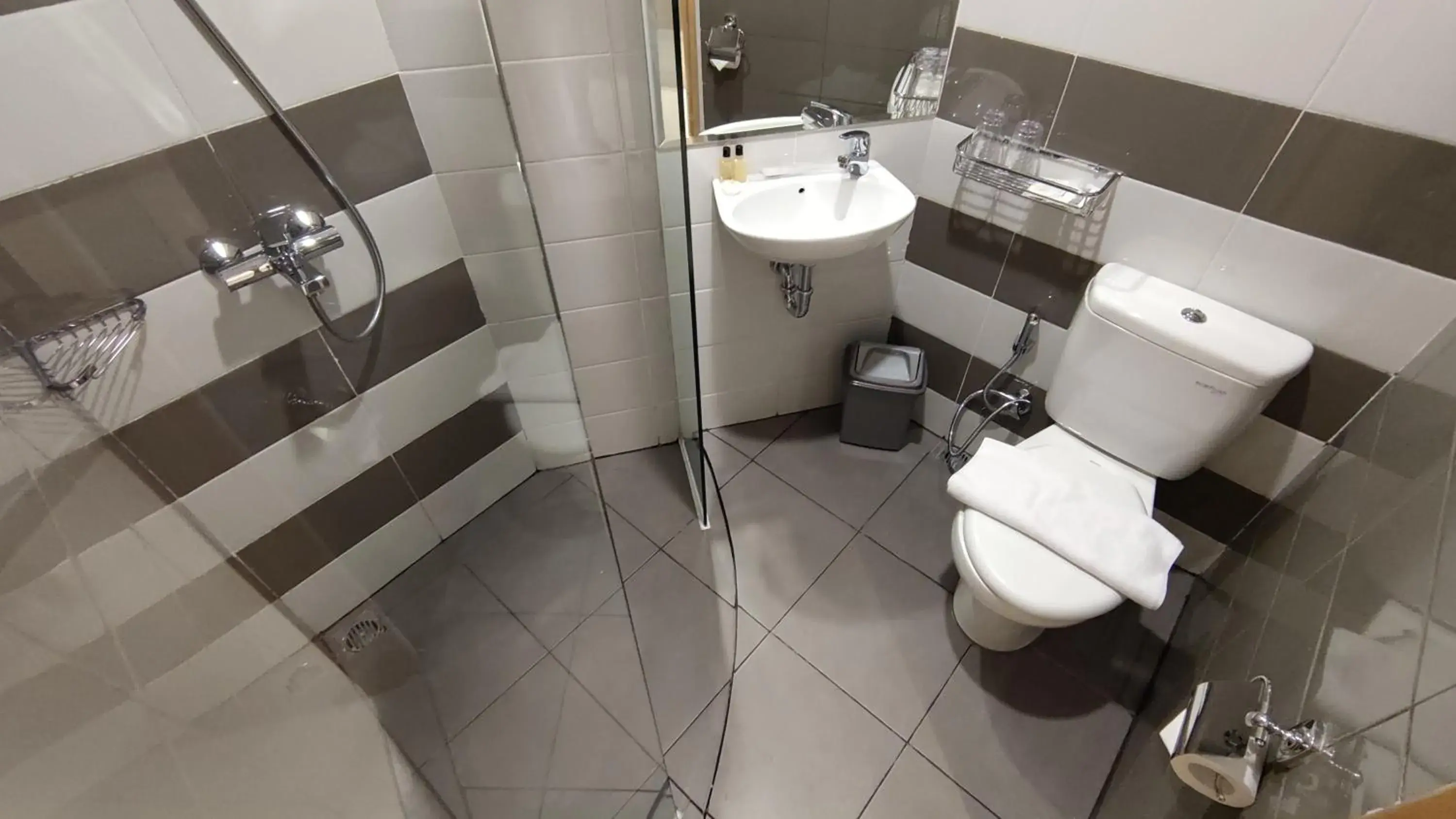 Bathroom in Agogo Downtown Hotel Surabaya Bathroom in Agogo Downtown Hotel Surabaya