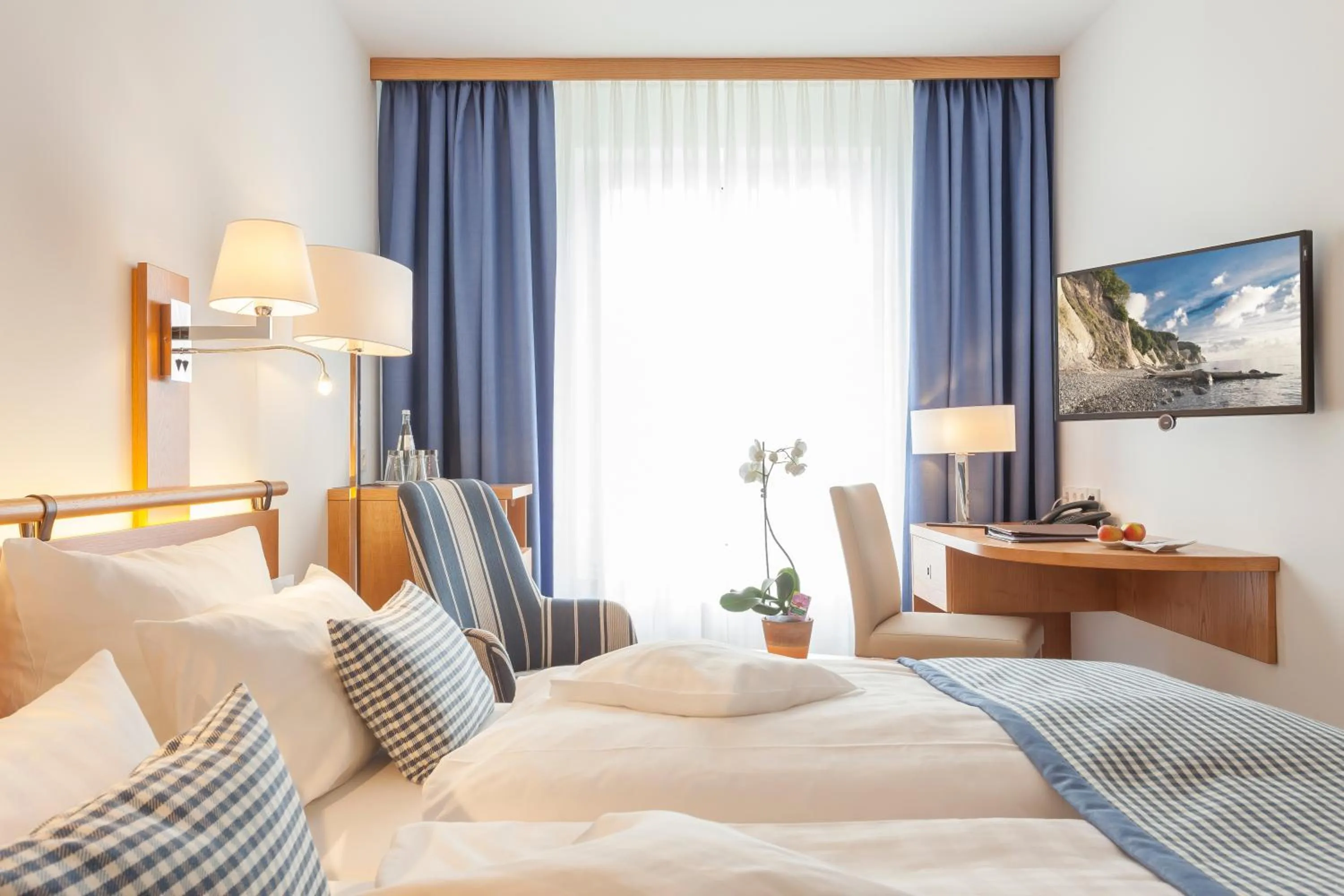 Photo of the whole room, Bed in Hotel Bernstein