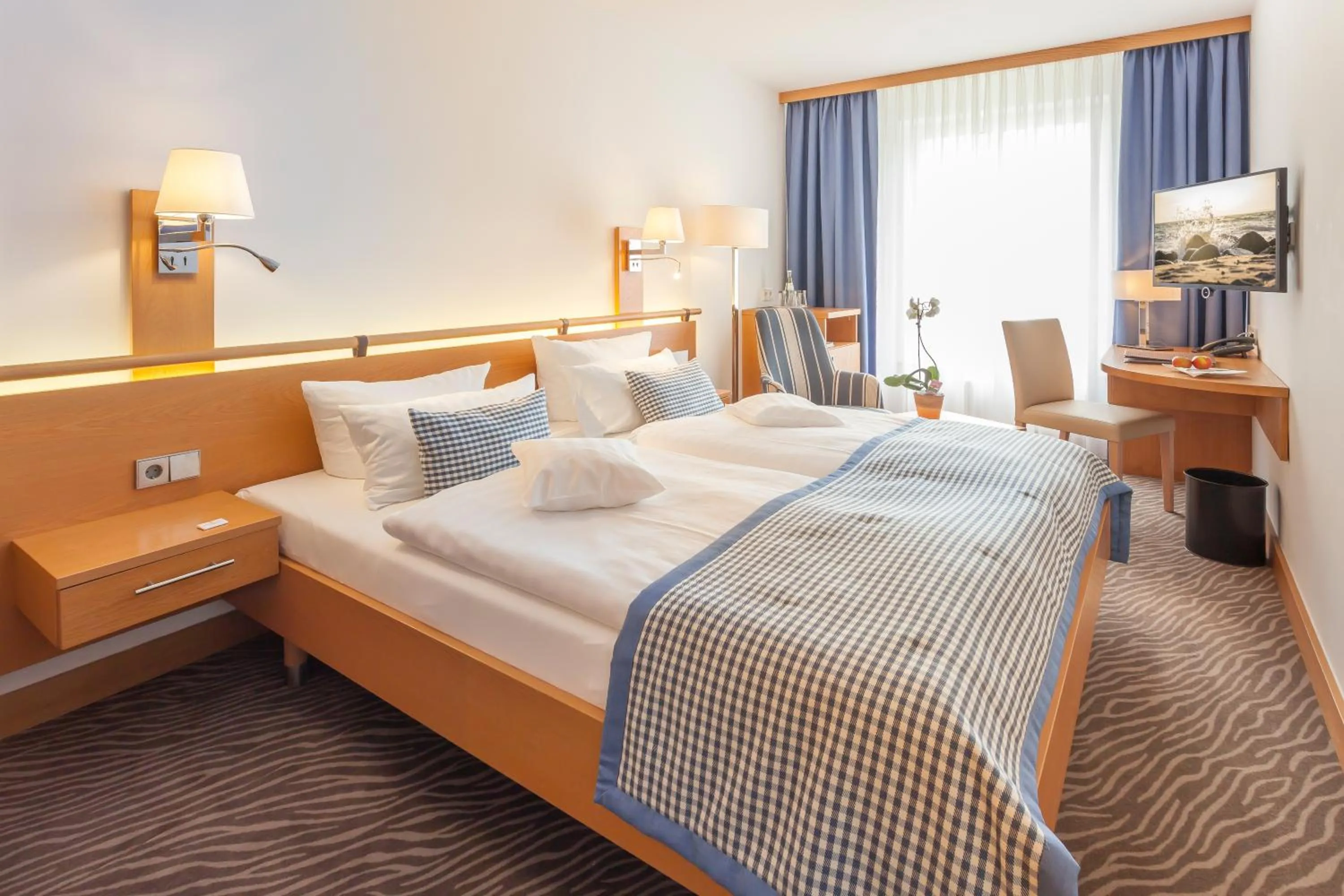 Photo of the whole room, Bed in Hotel Bernstein