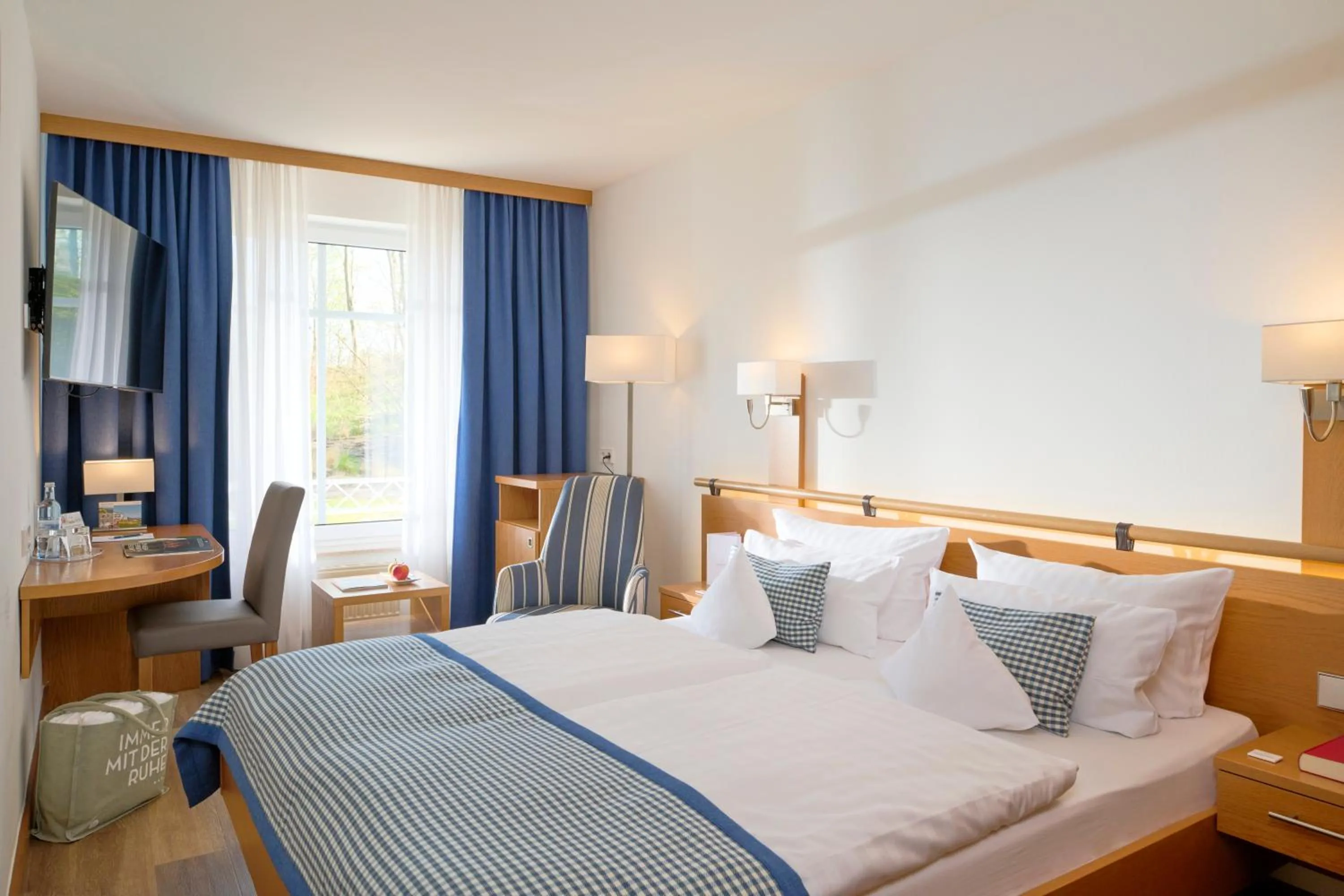 Photo of the whole room, Bed in Hotel Bernstein