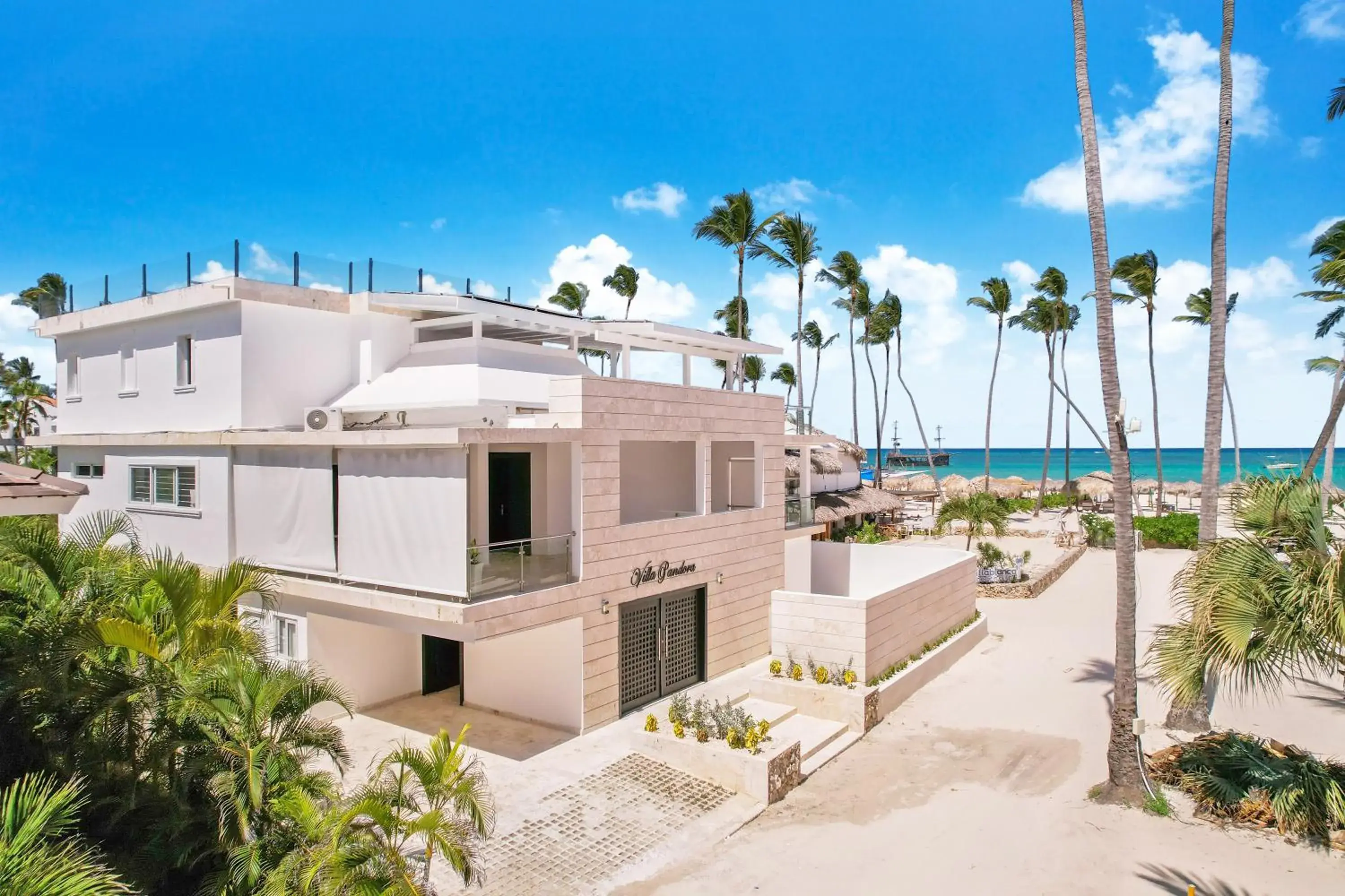 Luxury Villa in Bávaro Just on the Beach Luxury Villa in Bávaro Just on the Beach