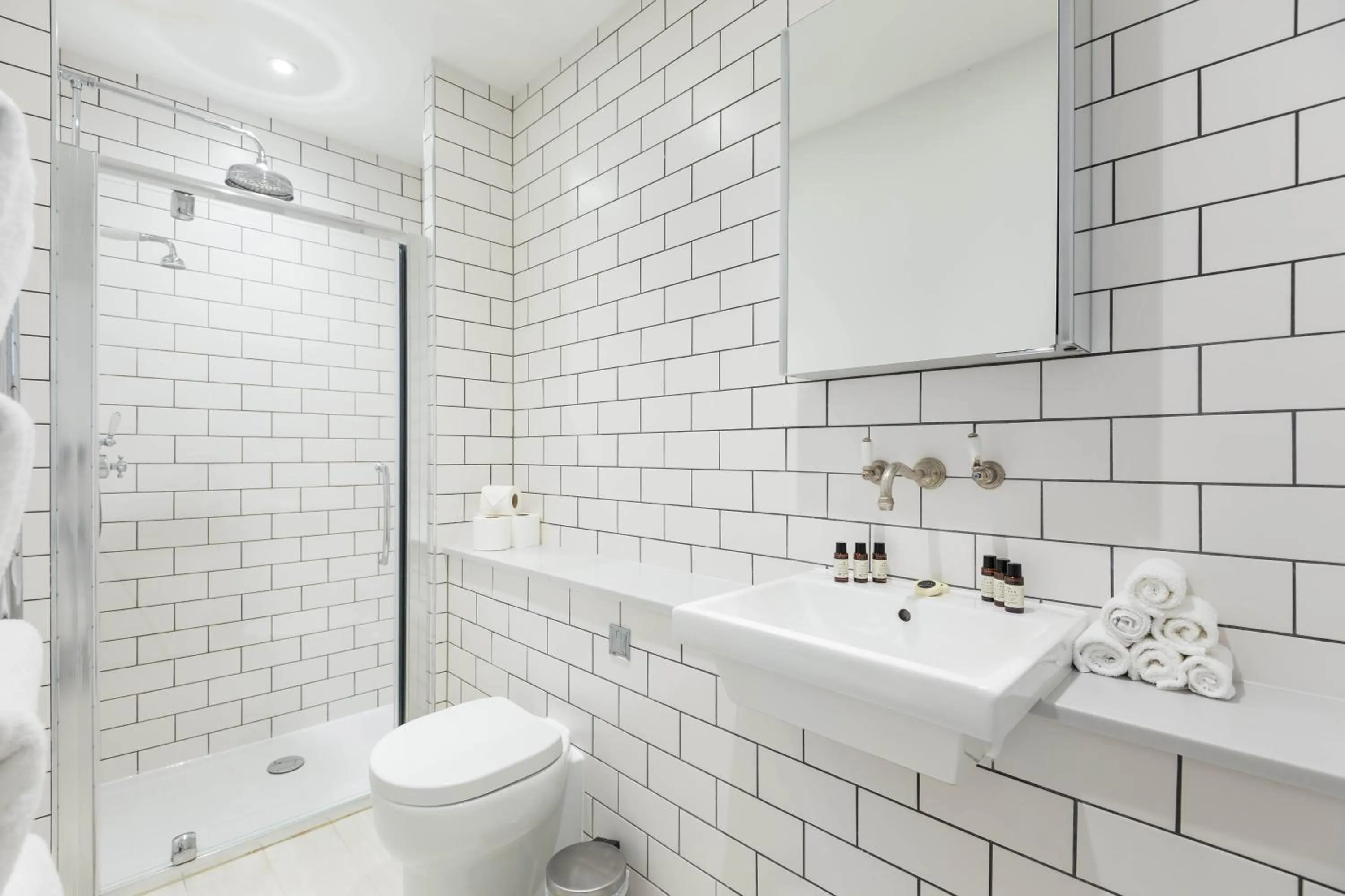 Shower in Urban Chic - Rathbone