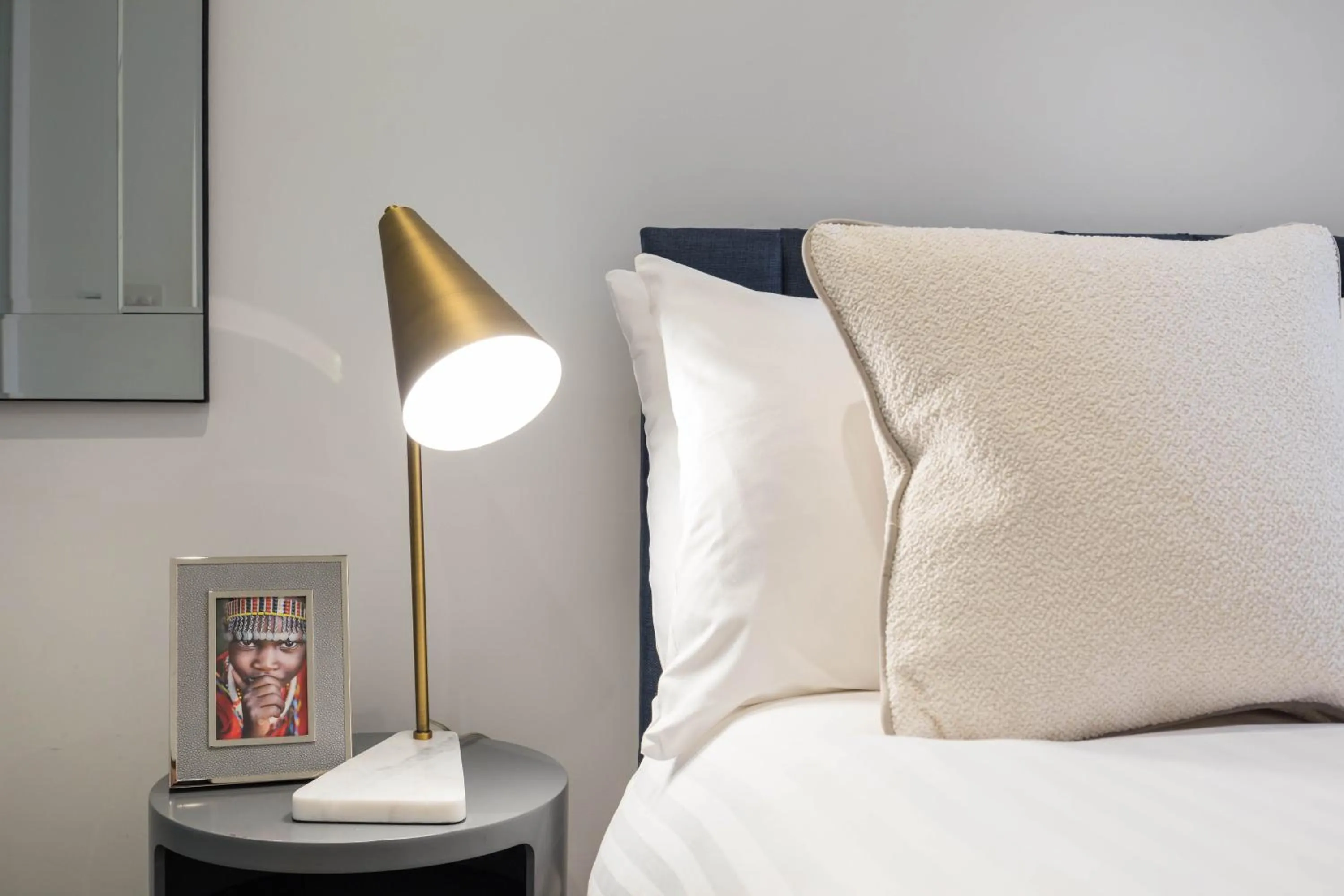 Bathroom, Bed in Urban Chic - Rathbone