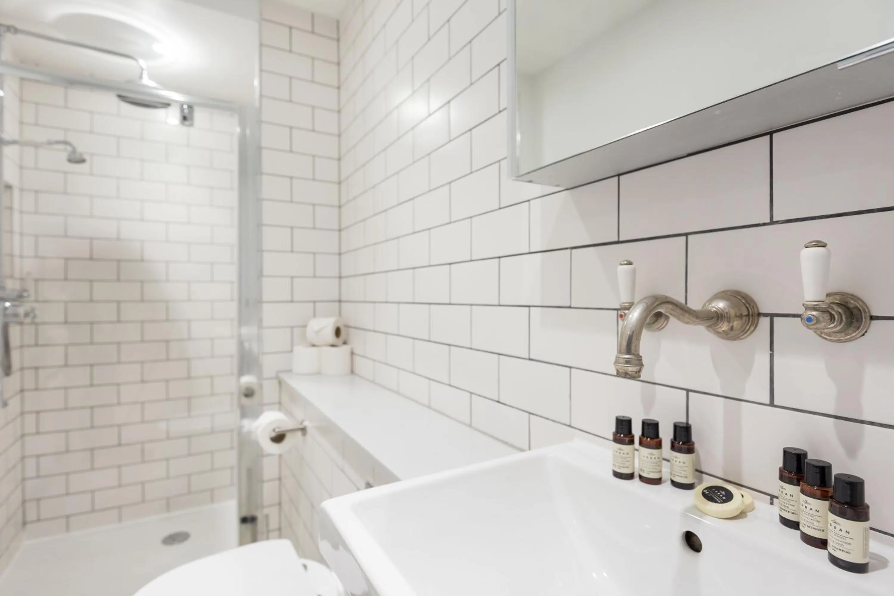 Shower in Urban Chic - Rathbone