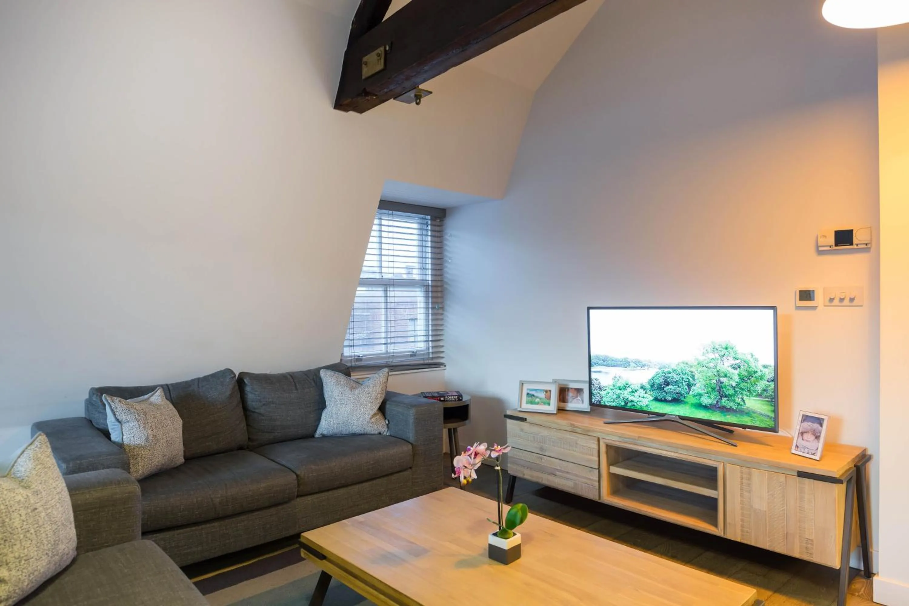 TV and multimedia in Urban Chic - Rathbone