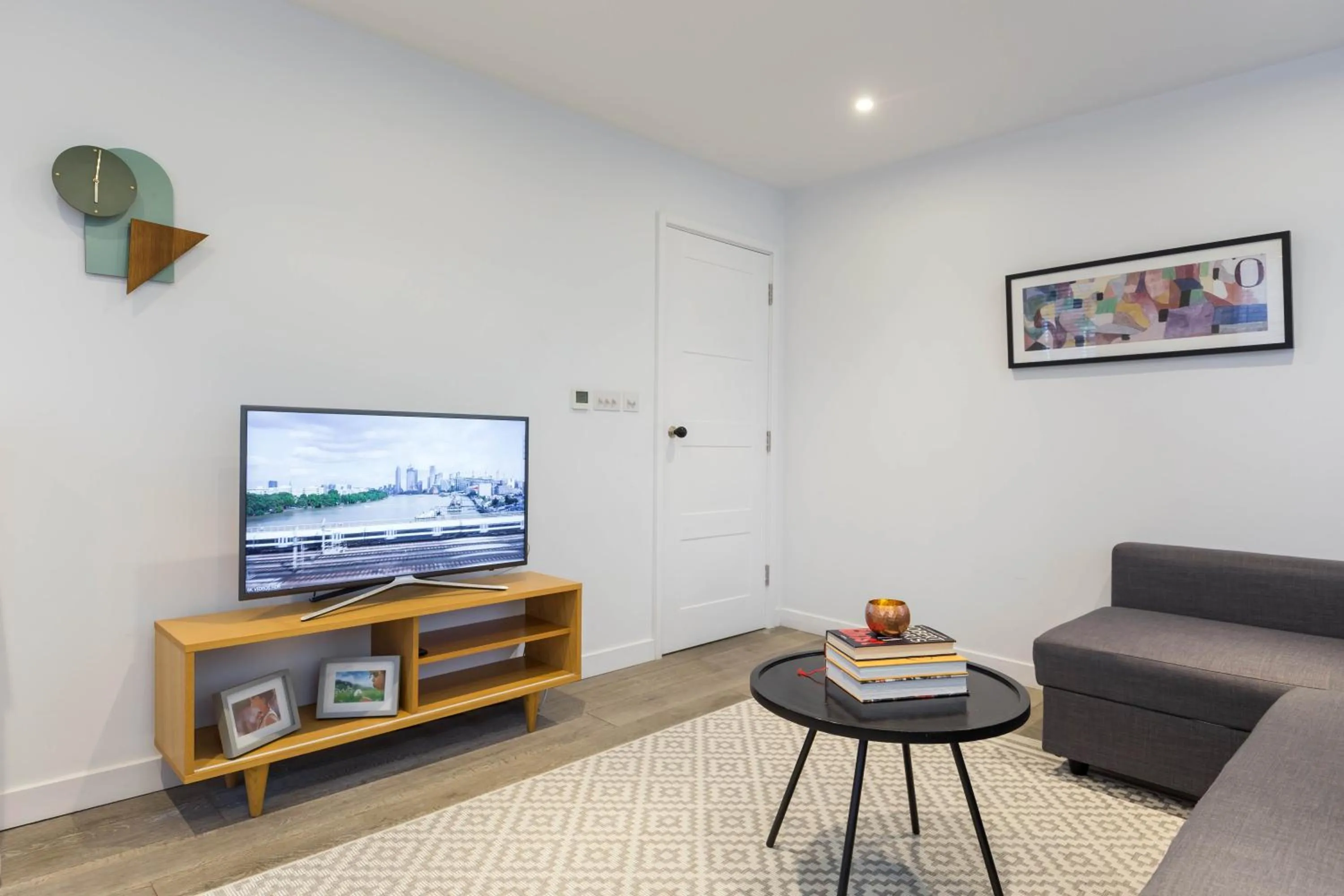 TV and multimedia in Urban Chic - Rathbone