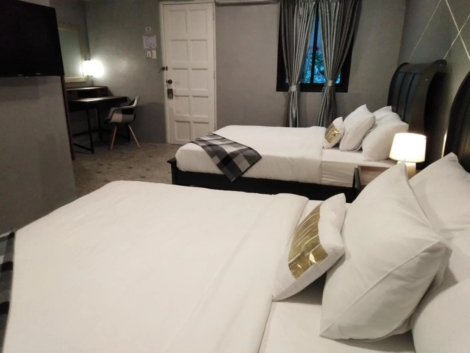 Photo of the whole room, Bed in R Bed and Breakfast