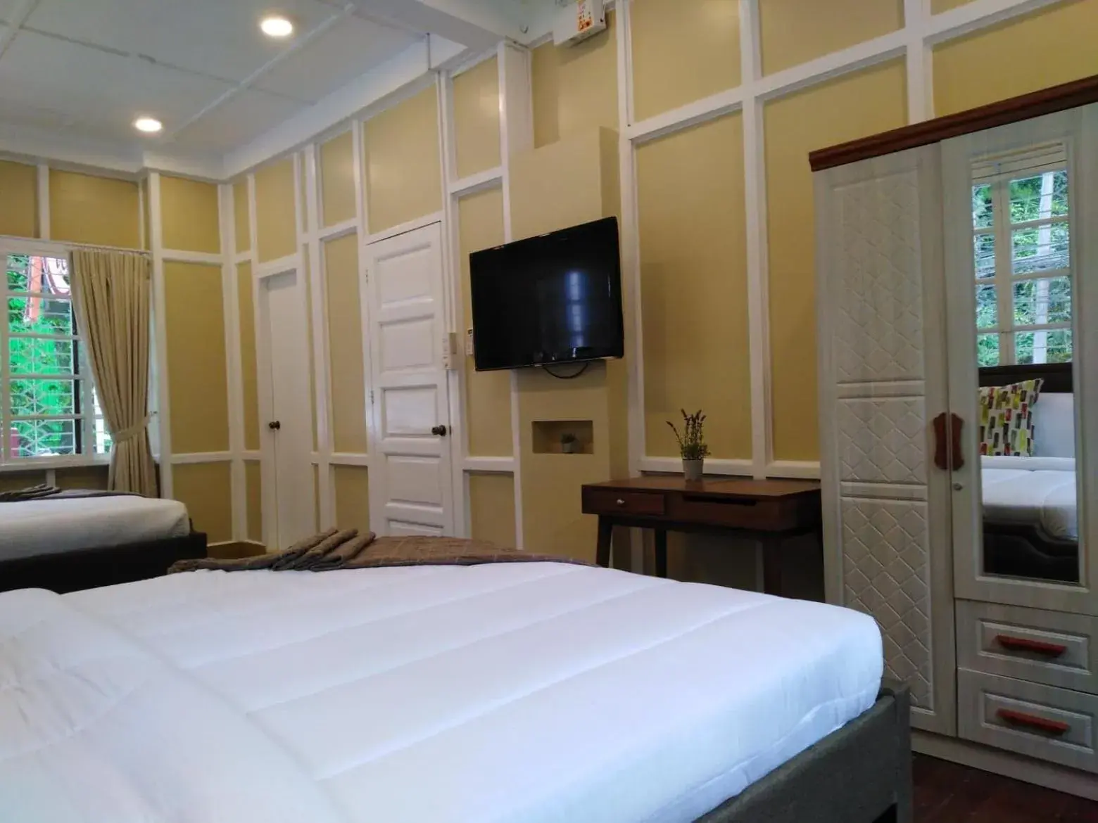 Family Room with Private Bathroom in R Bed and Breakfast Family Room with Private Bathroom in R Bed and Breakfast