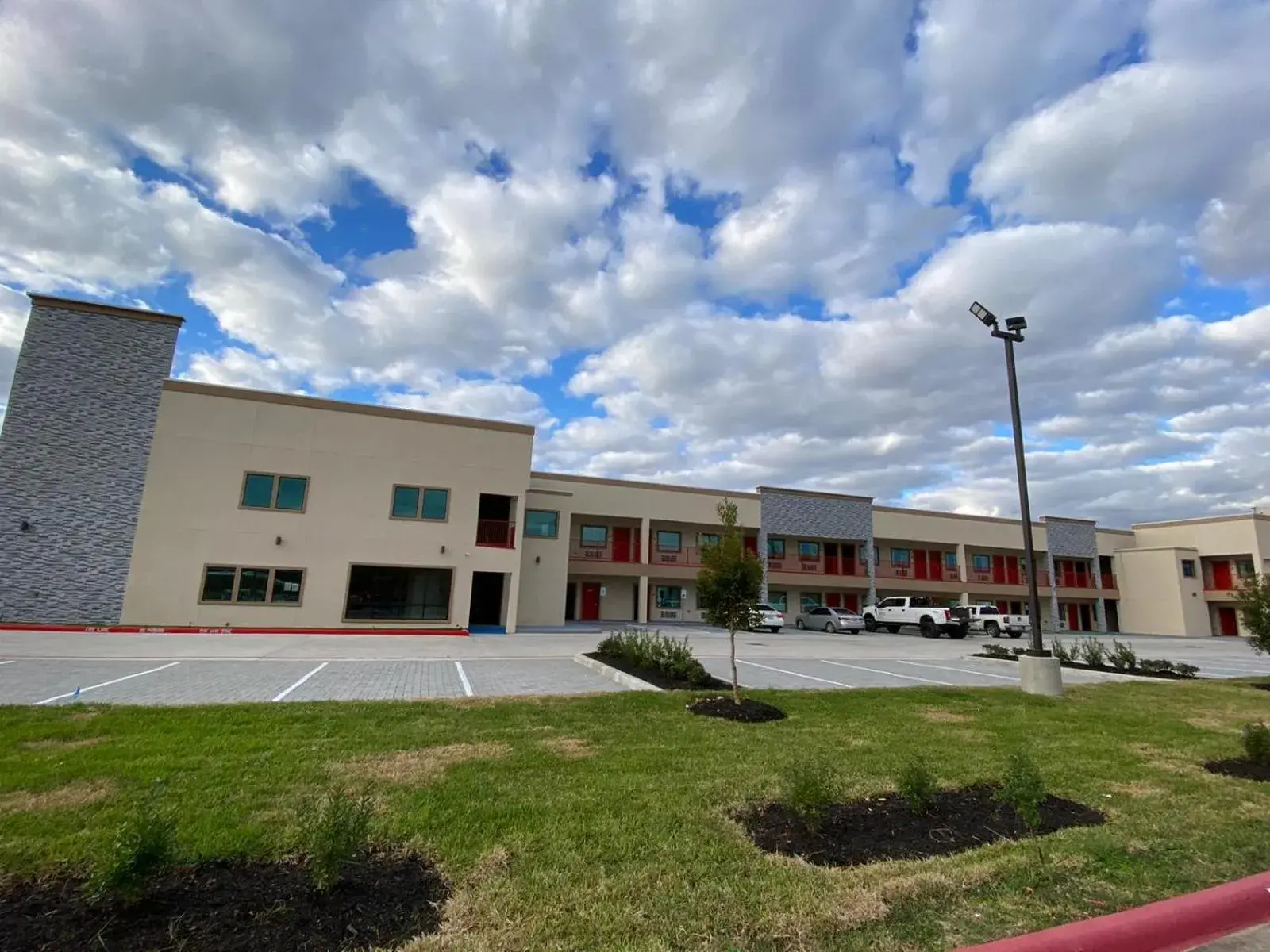 Property building in Lone Star Inn - Dickinson Property building in Lone Star Inn - Dickinson