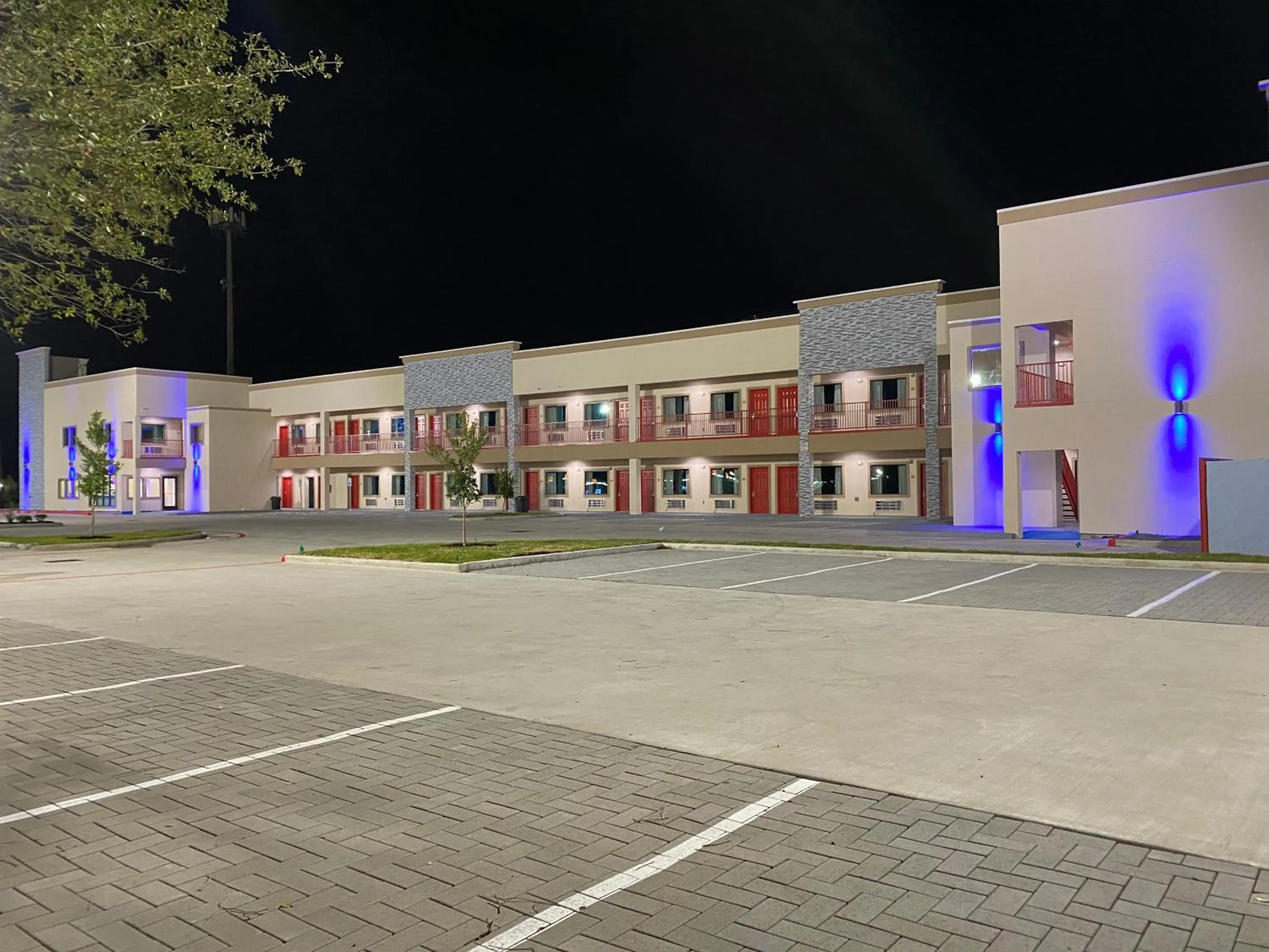 Property building in Lone Star Inn - Dickinson