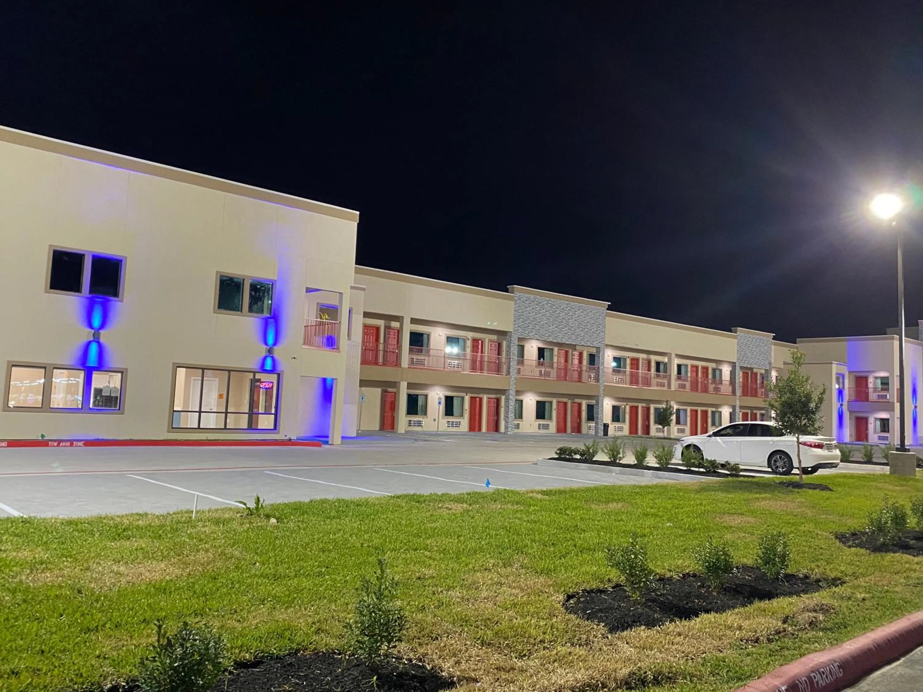 Property building in Lone Star Inn - Dickinson