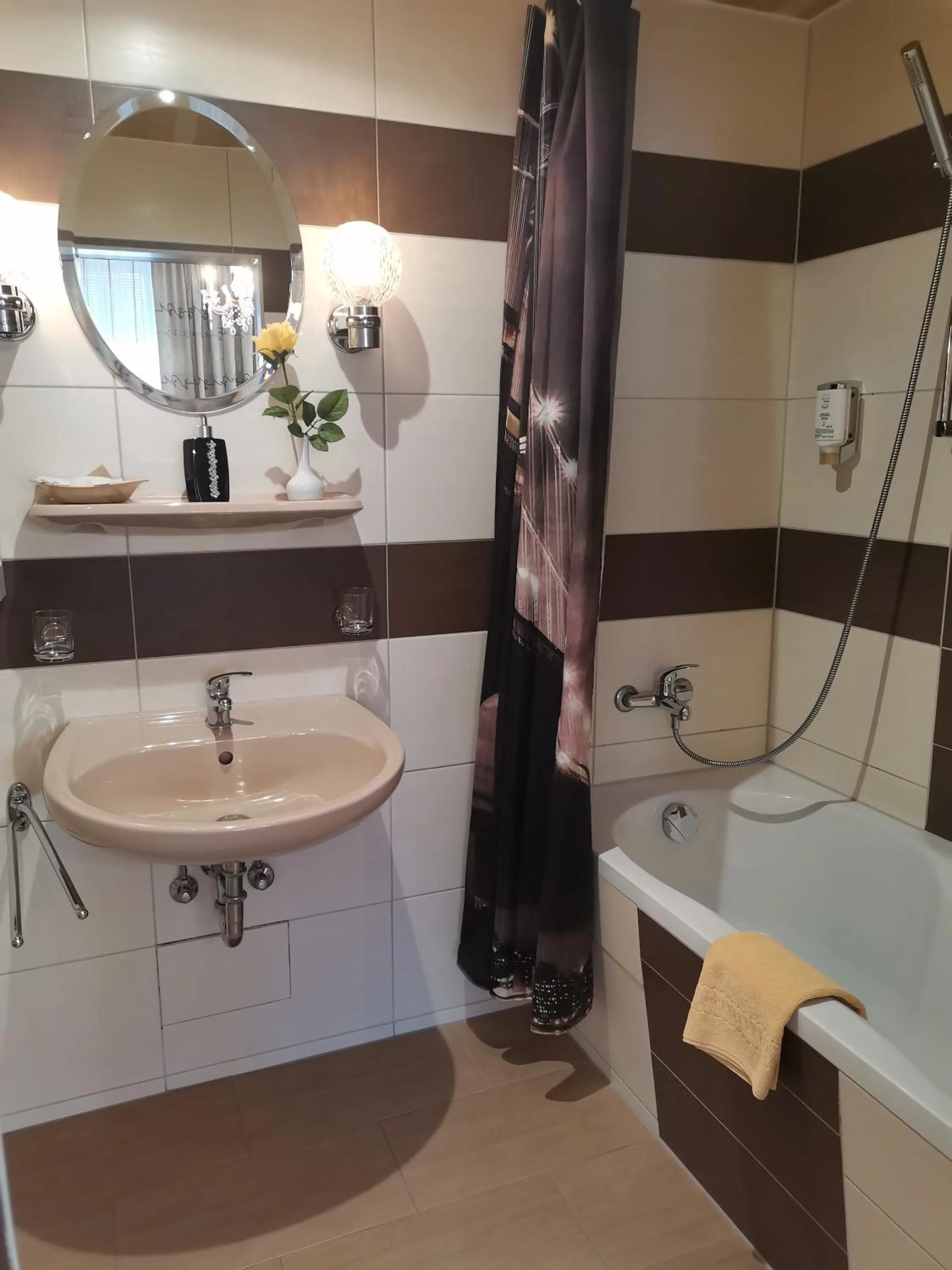 Bathroom in Boulevardhotel Sängerstadt - alle Zimmer klimatisiert