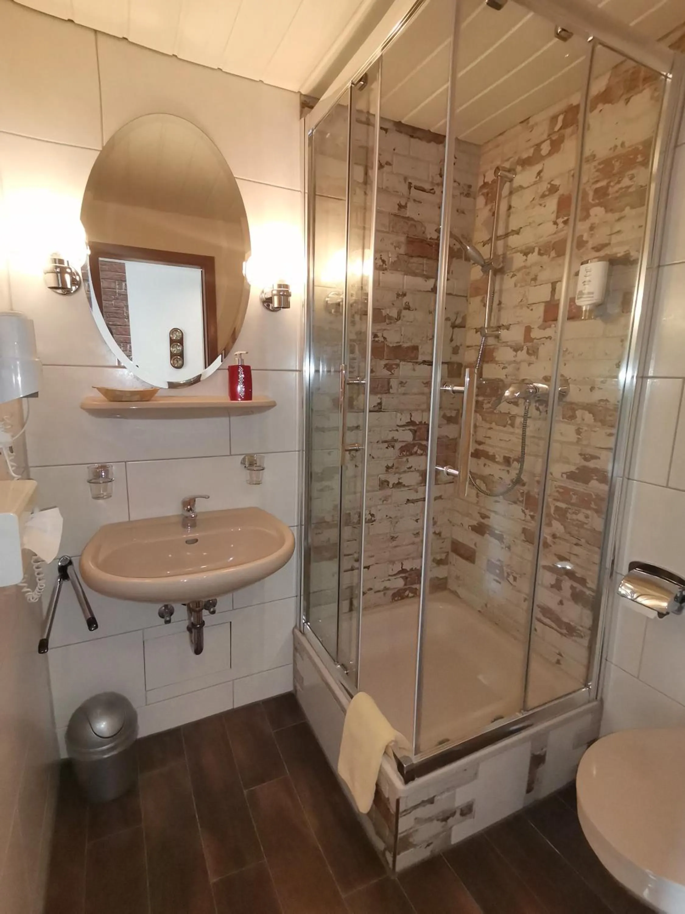 Bathroom in Boulevardhotel Sängerstadt - alle Zimmer klimatisiert