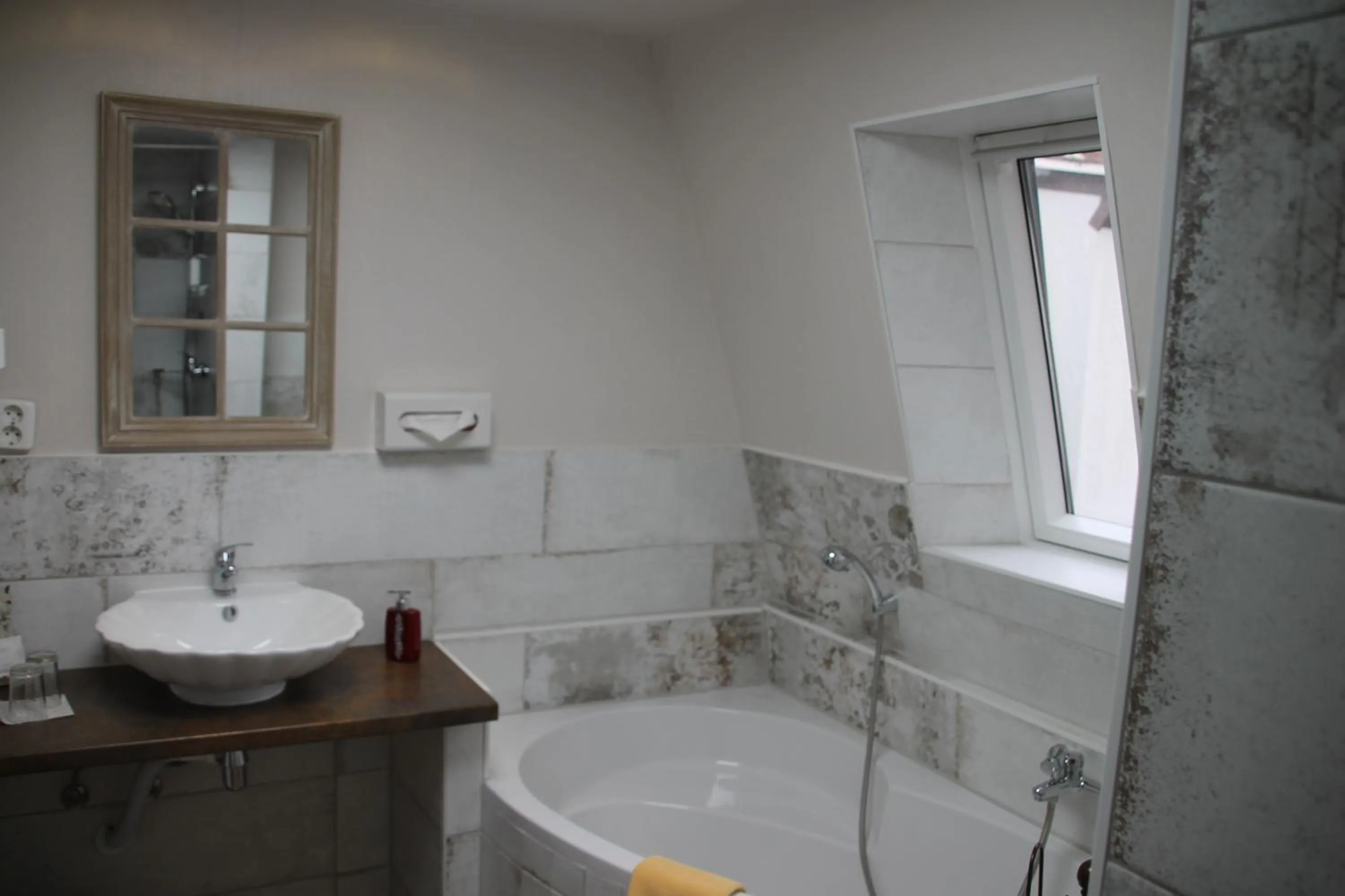 Bathroom in Boulevardhotel Sängerstadt - alle Zimmer klimatisiert