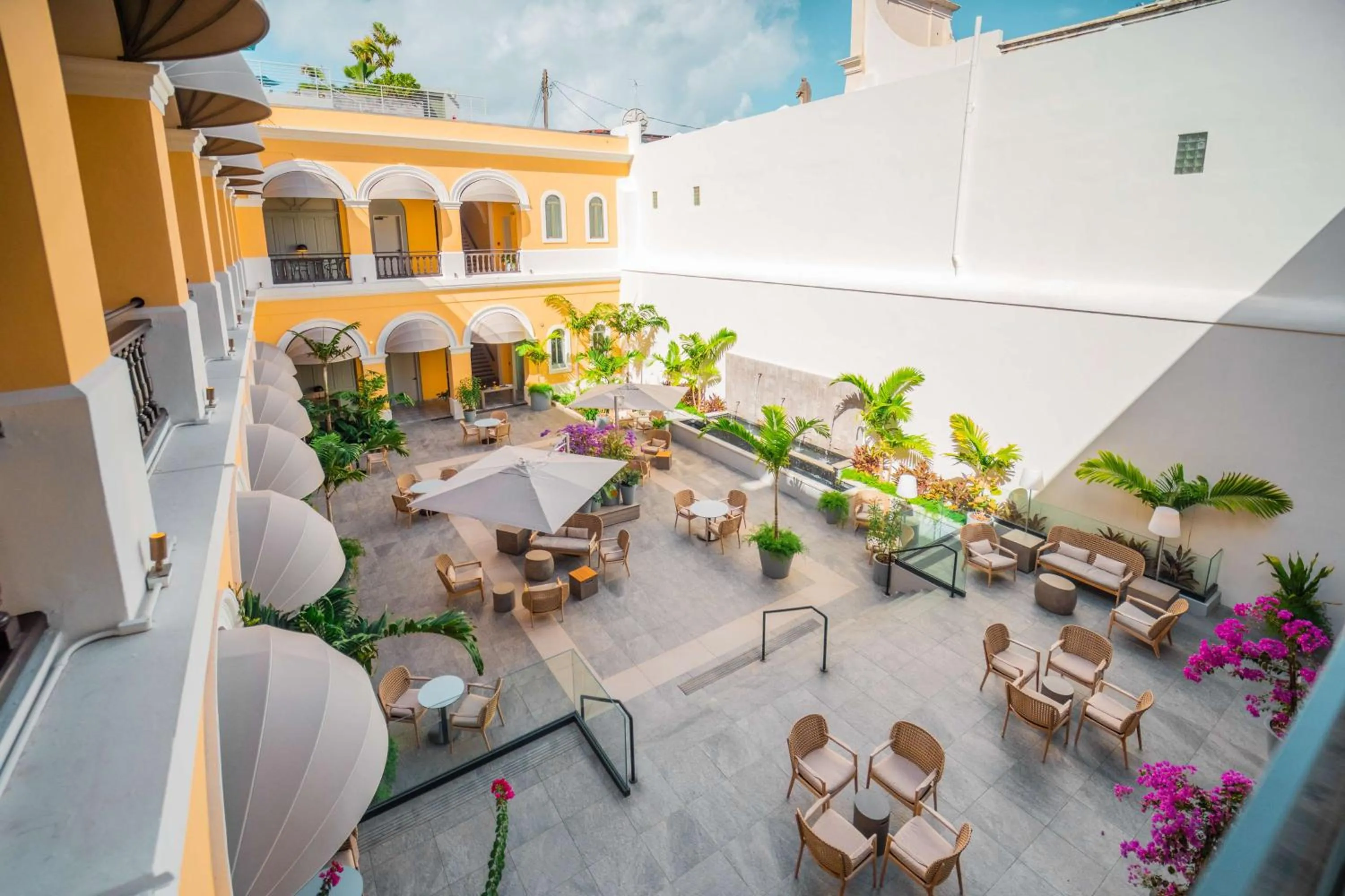 Inner courtyard view in Palacio Provincial San Juan, Adults only, Curio Collection by Hilton