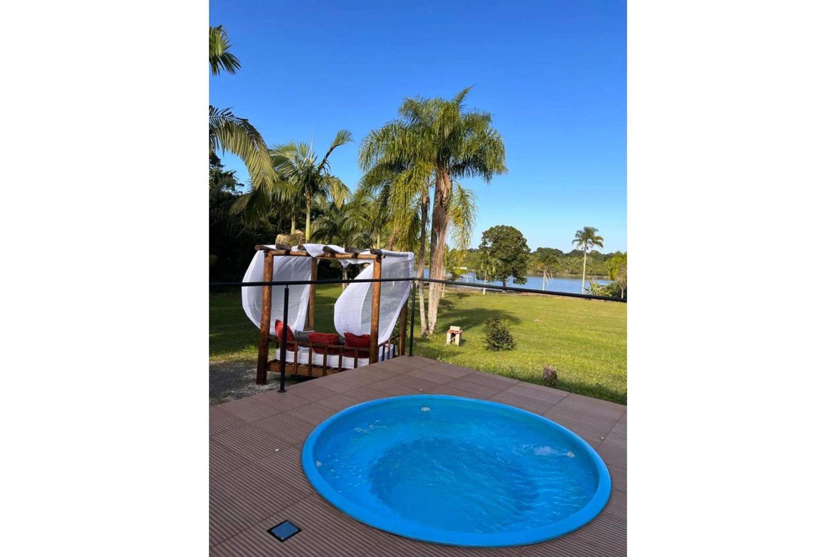 Swimming pool in OYO Pousada Coisa Mais Linda