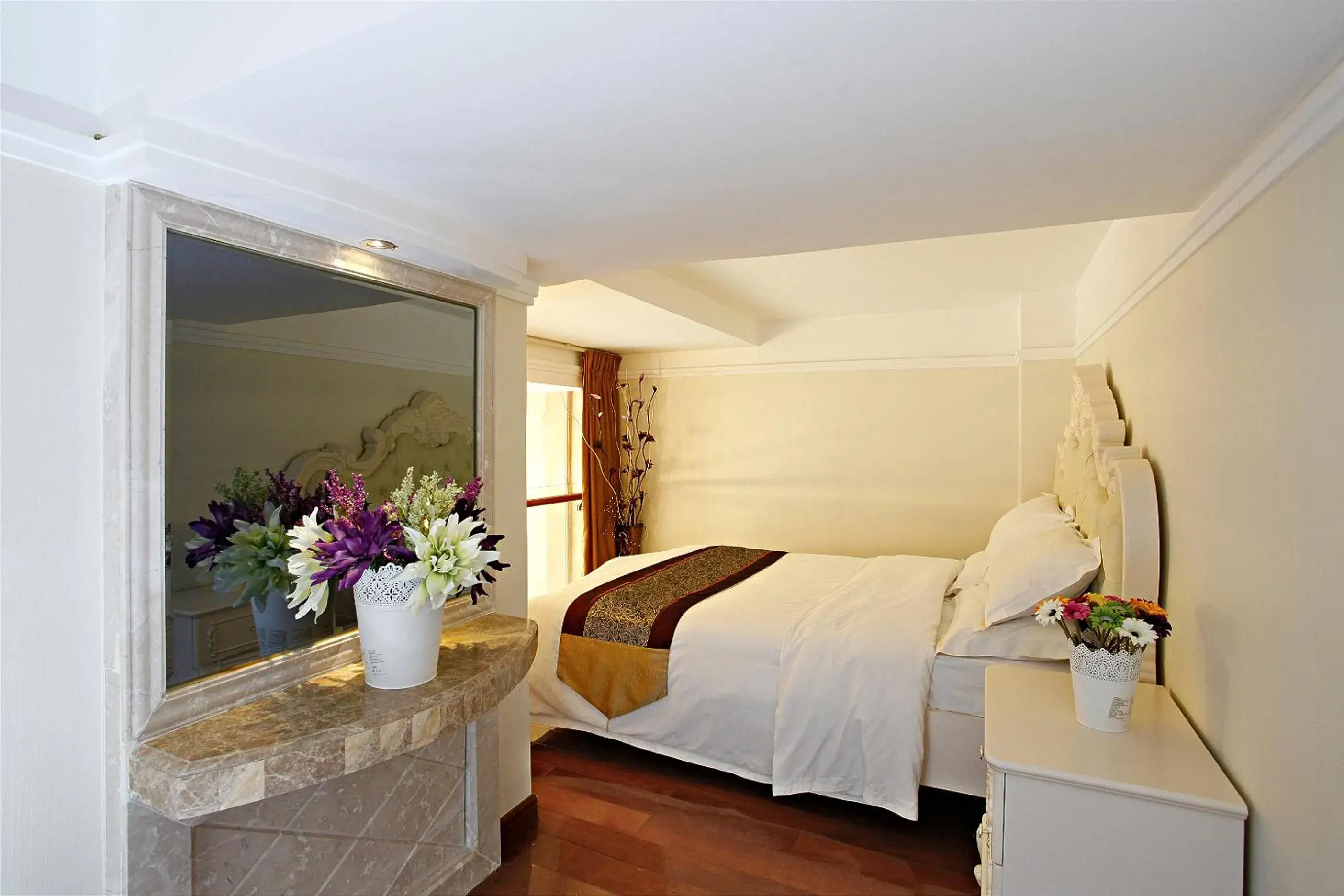 Duplex Twin Suite in Barton International Residence Guangzhou - located in the city center adjacent to Beijing Road Pedestrian Street and Dafo Temple and close to the subway Duplex Twin Suite in Barton International Residence Guangzhou - located in the city center adjacent to Beijing Road Pedestrian Street and Dafo Temple and close to the subway