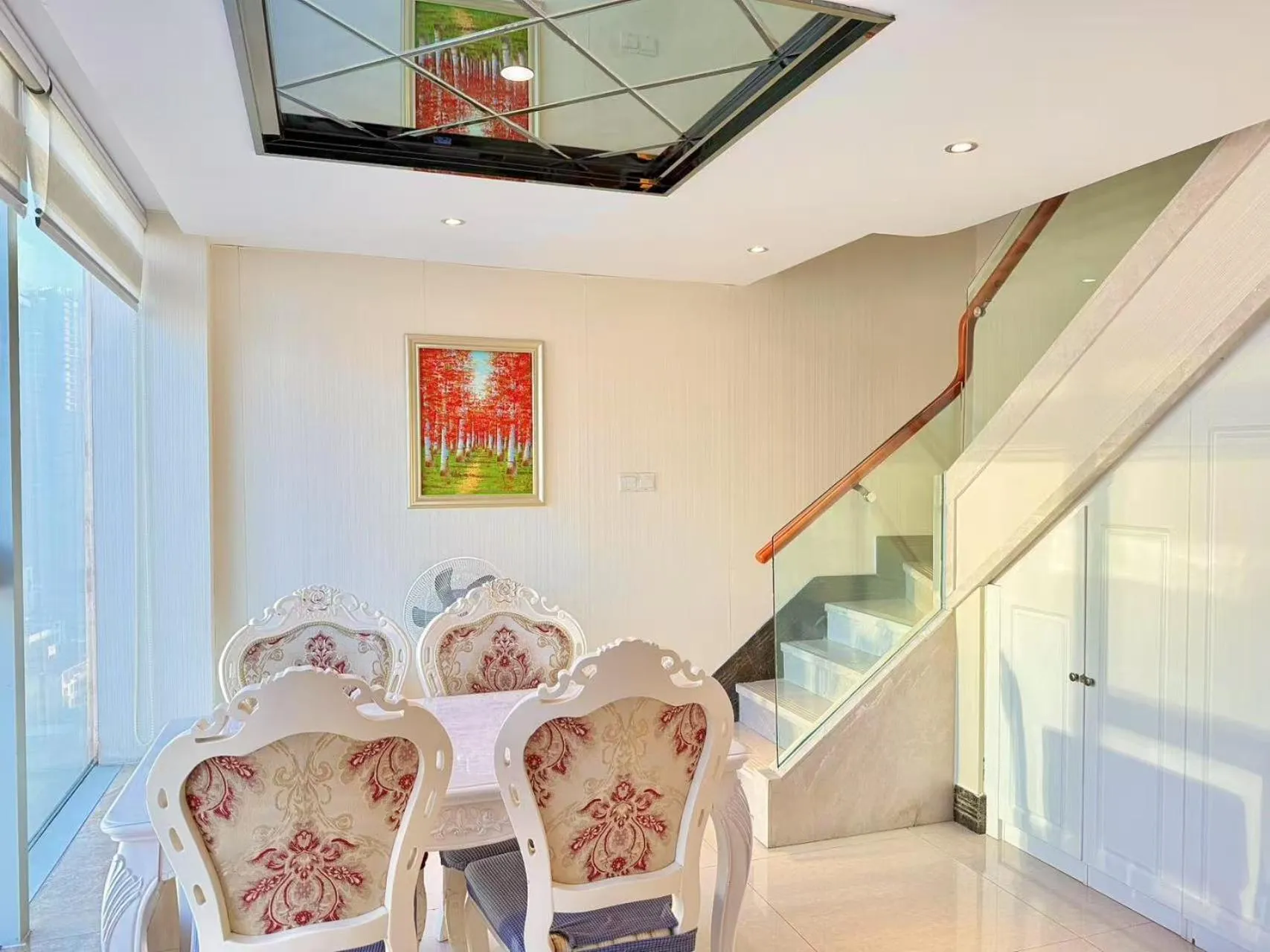 Living room in Barton International Residence Guangzhou - located in the city center adjacent to Beijing Road Pedestrian Street and Dafo Temple and close to the subway