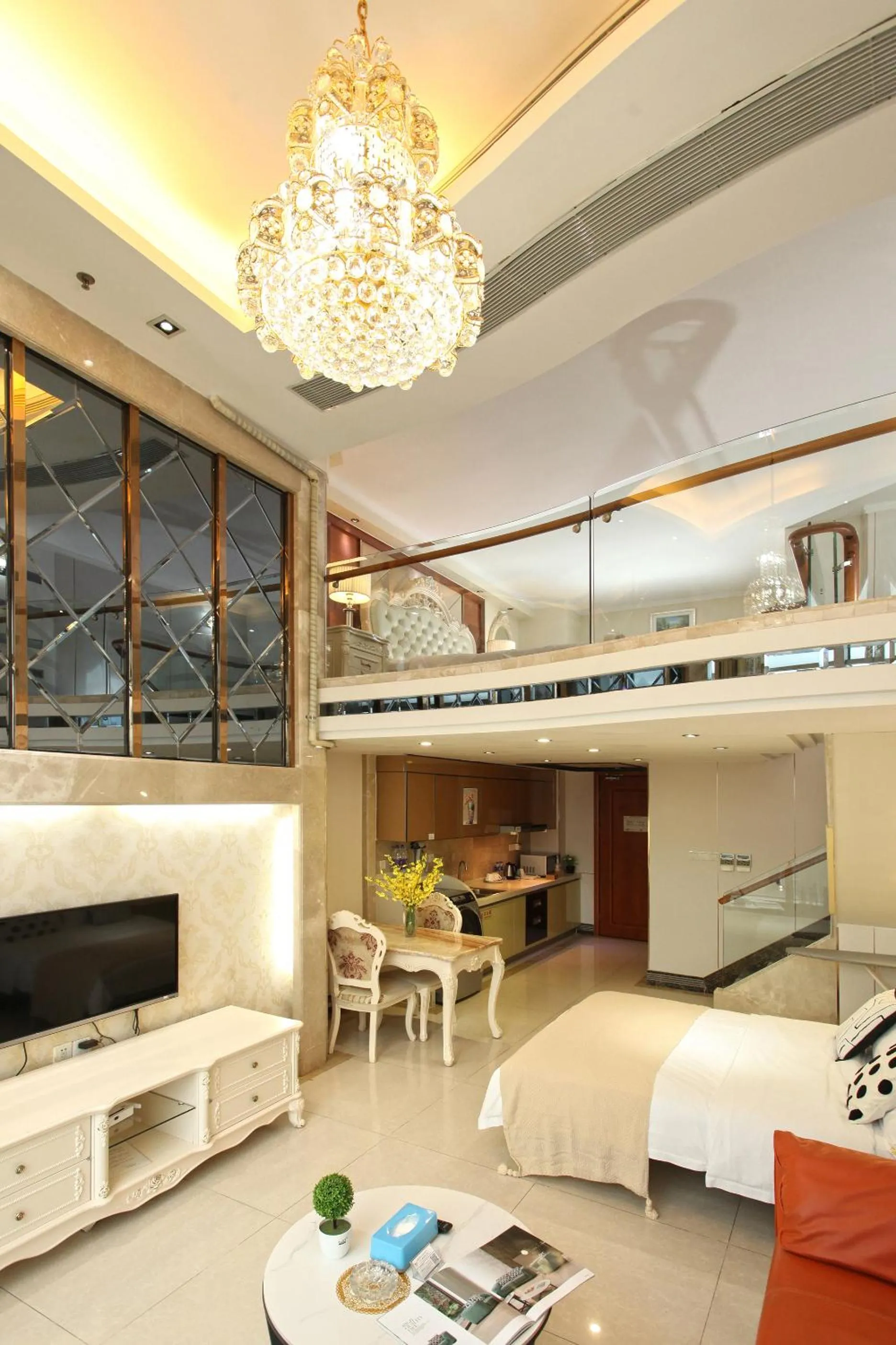 Photo of the whole room, Bed in Barton International Residence Guangzhou - located in the city center adjacent to Beijing Road Pedestrian Street and Dafo Temple and close to the subway