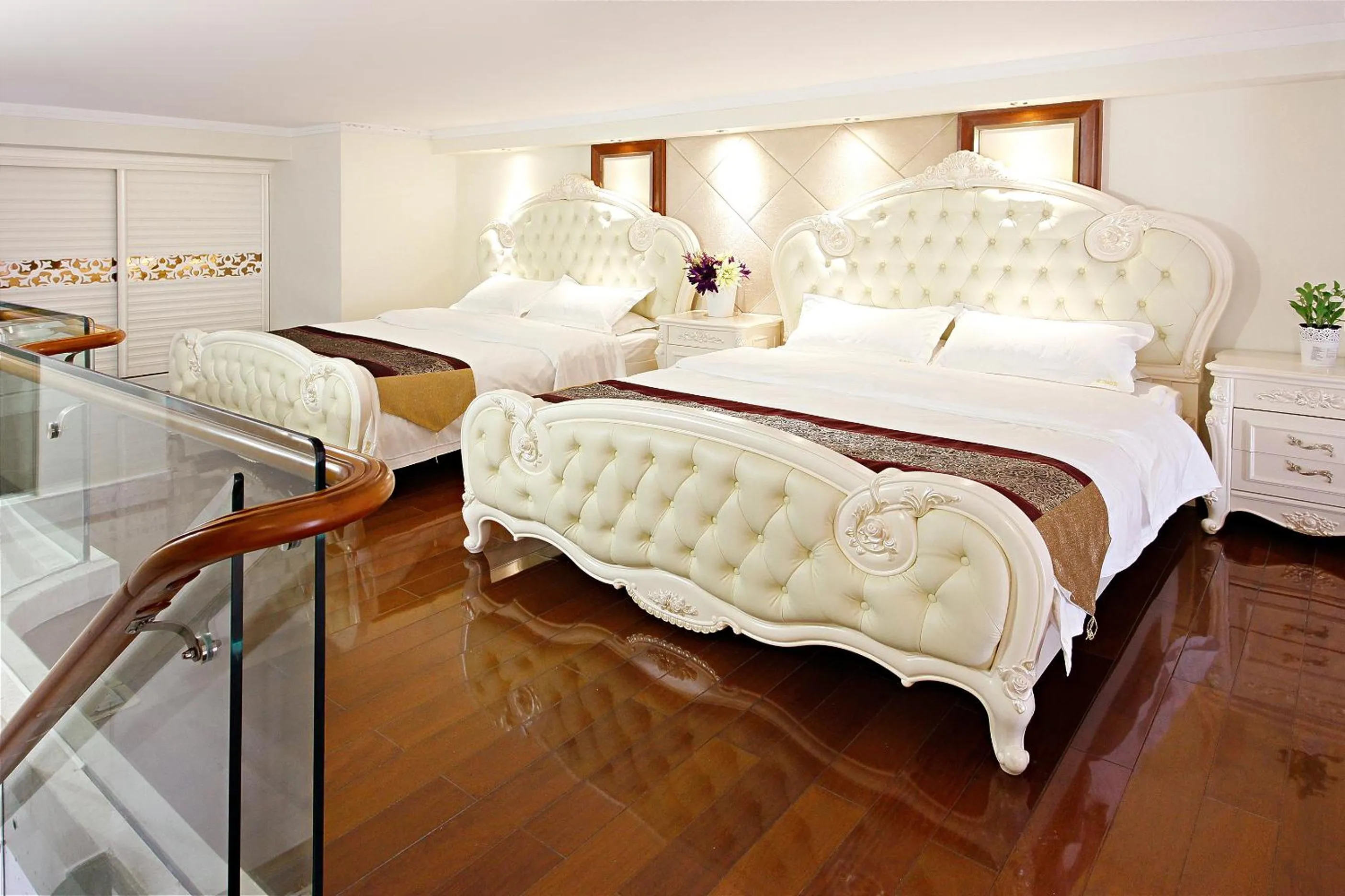 Photo of the whole room, Bed in Barton International Residence Guangzhou - located in the city center adjacent to Beijing Road Pedestrian Street and Dafo Temple and close to the subway