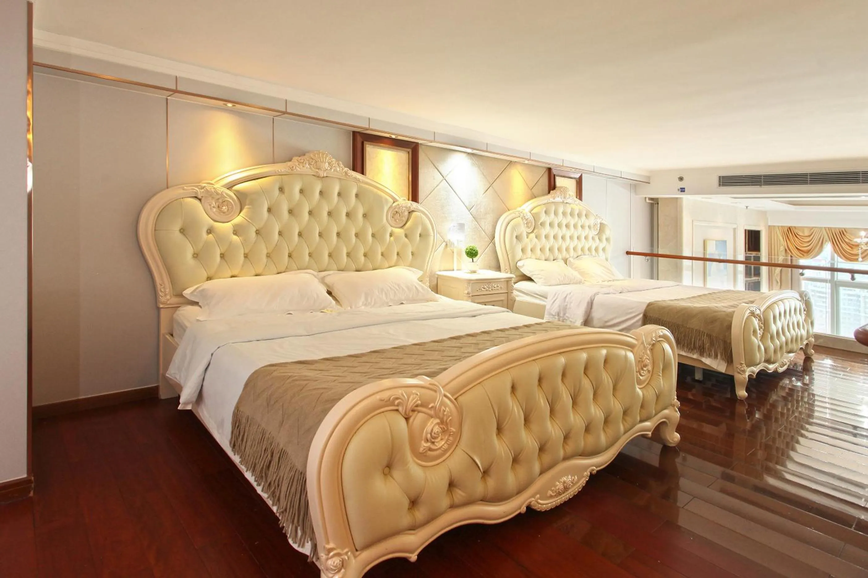 Bedroom, Bed in Barton International Residence Guangzhou - located in the city center adjacent to Beijing Road Pedestrian Street and Dafo Temple and close to the subway