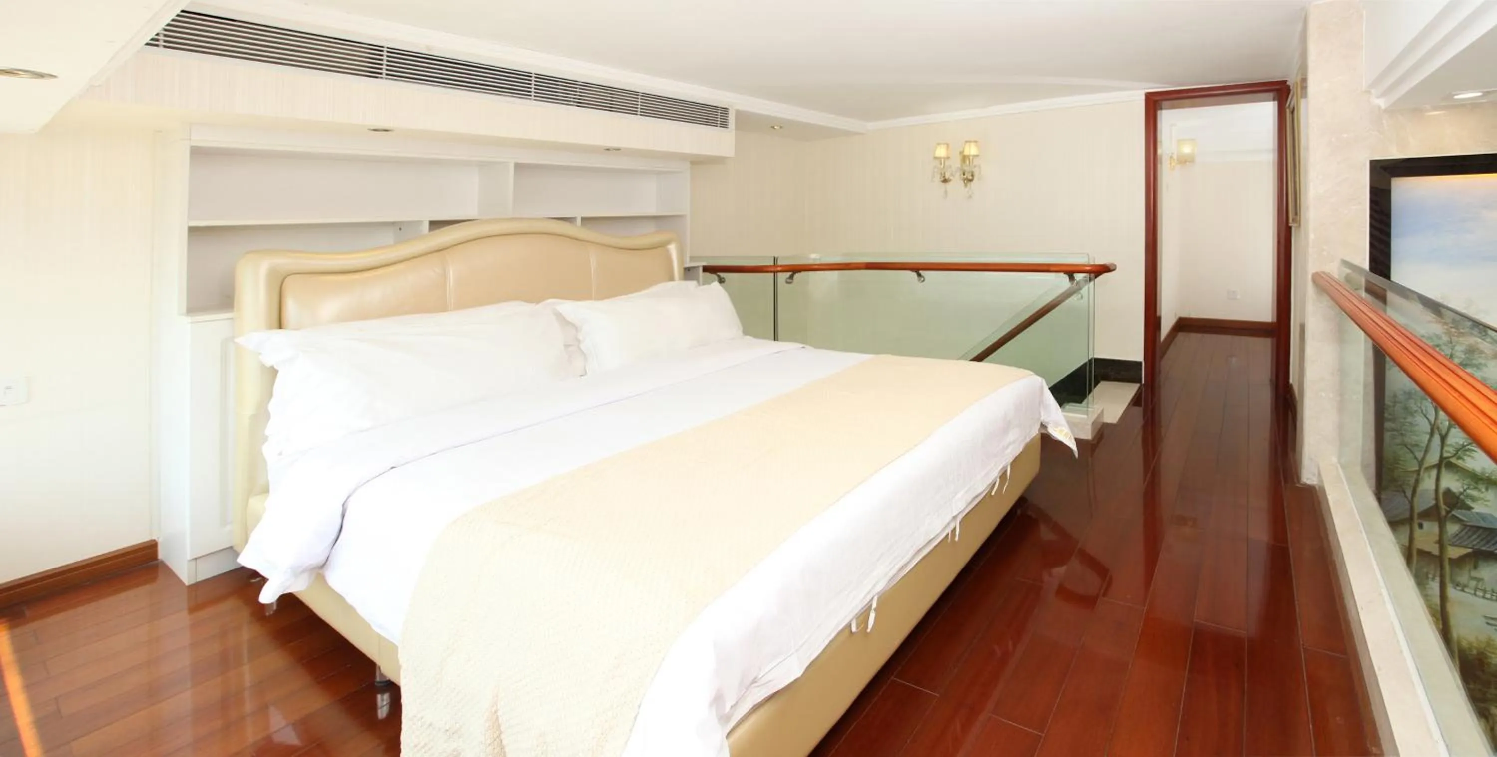 Bedroom, Bed in Barton International Residence Guangzhou - located in the city center adjacent to Beijing Road Pedestrian Street and Dafo Temple and close to the subway