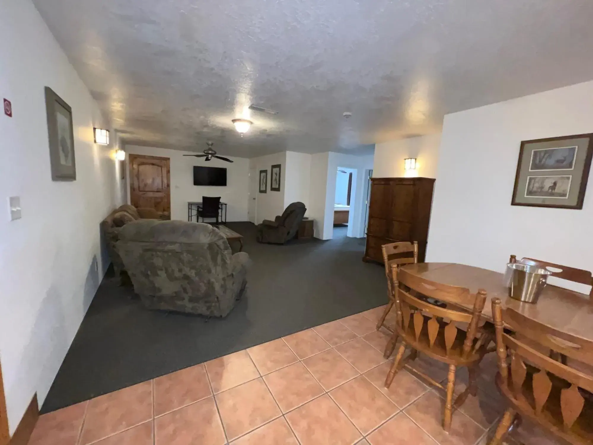 Deluxe Family Suite in THE SNUGGLE INN Deluxe Family Suite in THE SNUGGLE INN