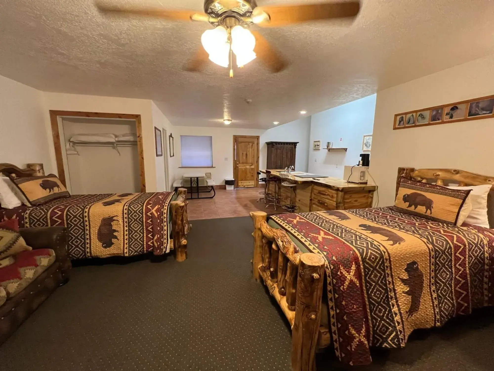 Deluxe Family Suite in THE SNUGGLE INN Deluxe Family Suite in THE SNUGGLE INN