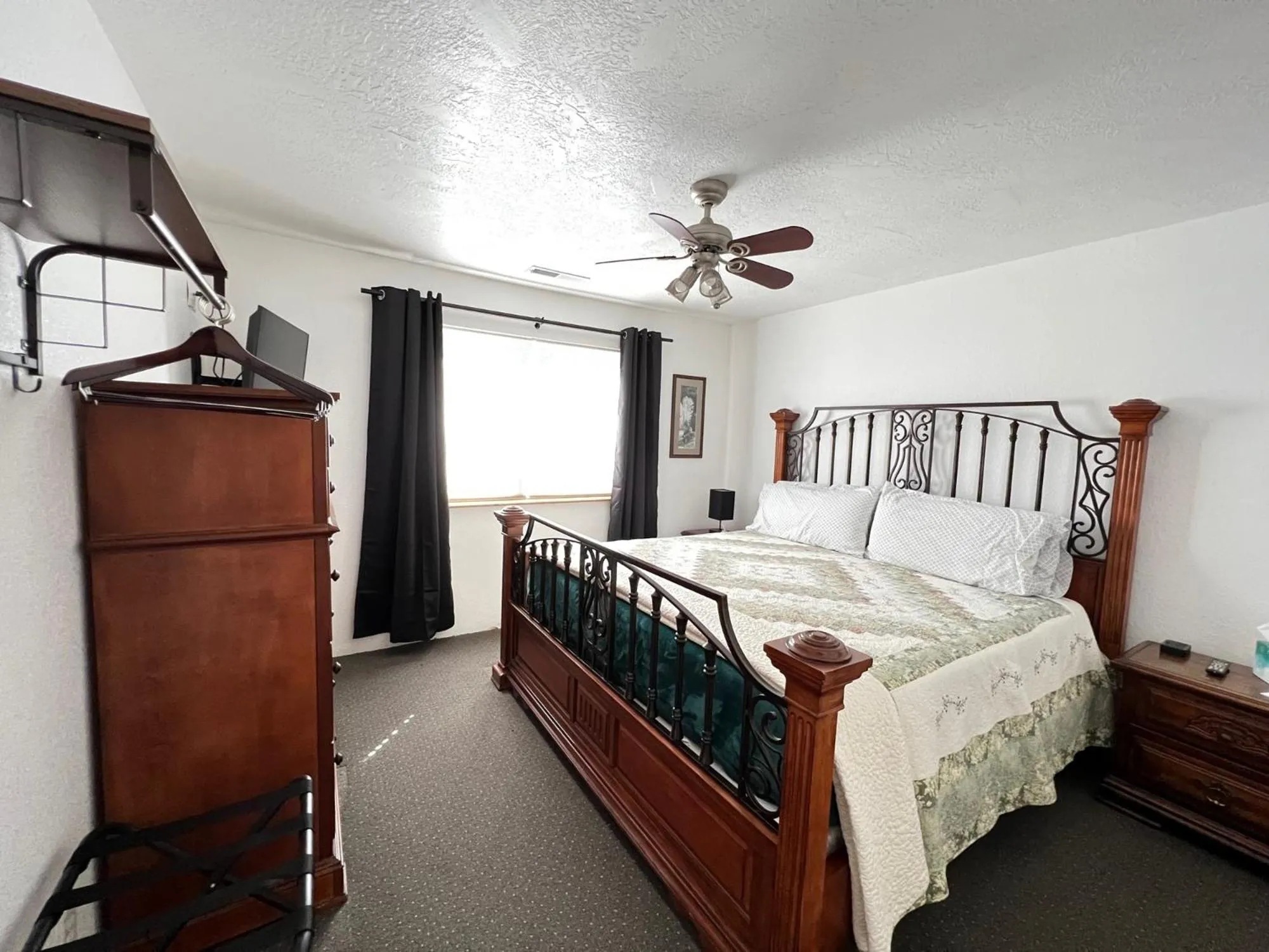 Bedroom, Bed in THE SNUGGLE INN