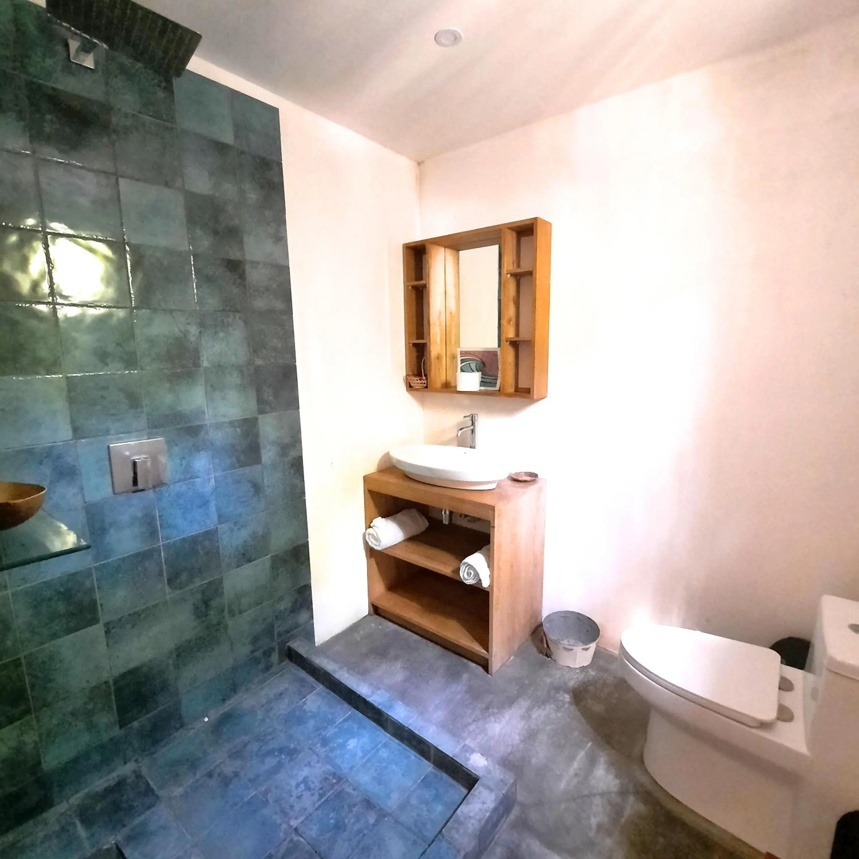 Shower in La Sana Surf Hotel, Playa Carmen