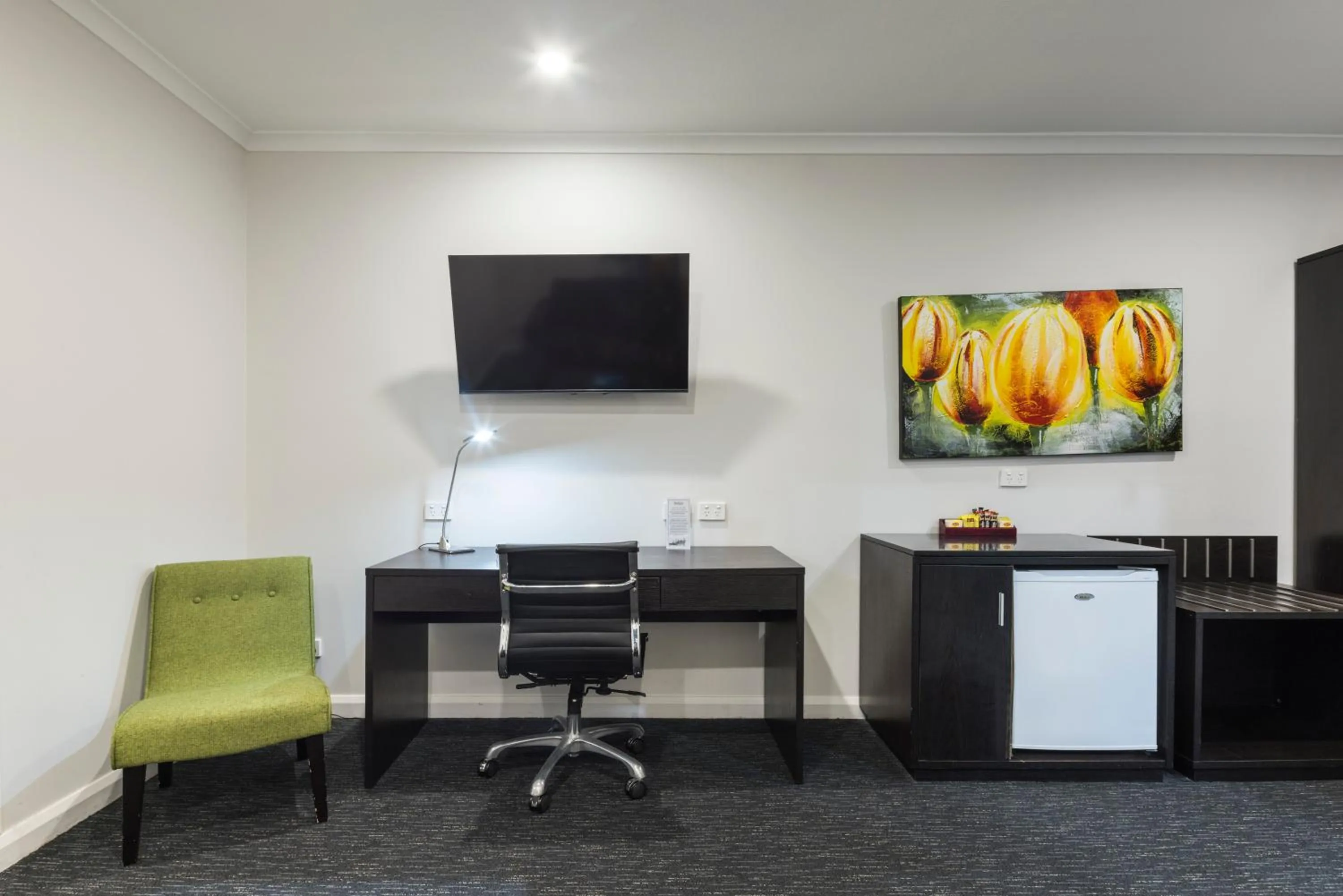 TV and multimedia in The Abbott Boutique Hotel