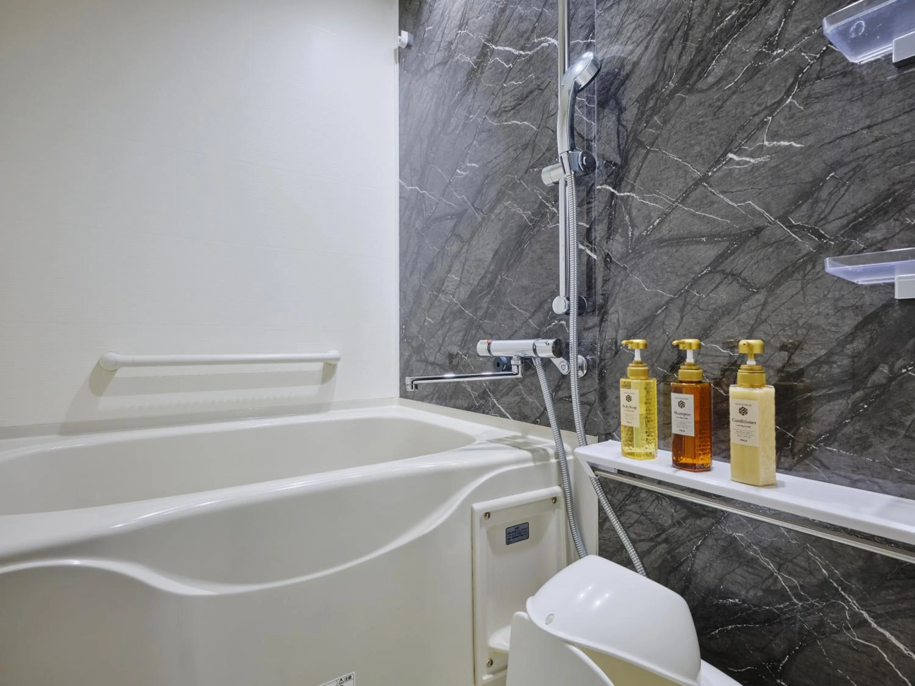 MONday Apart Premium UENO