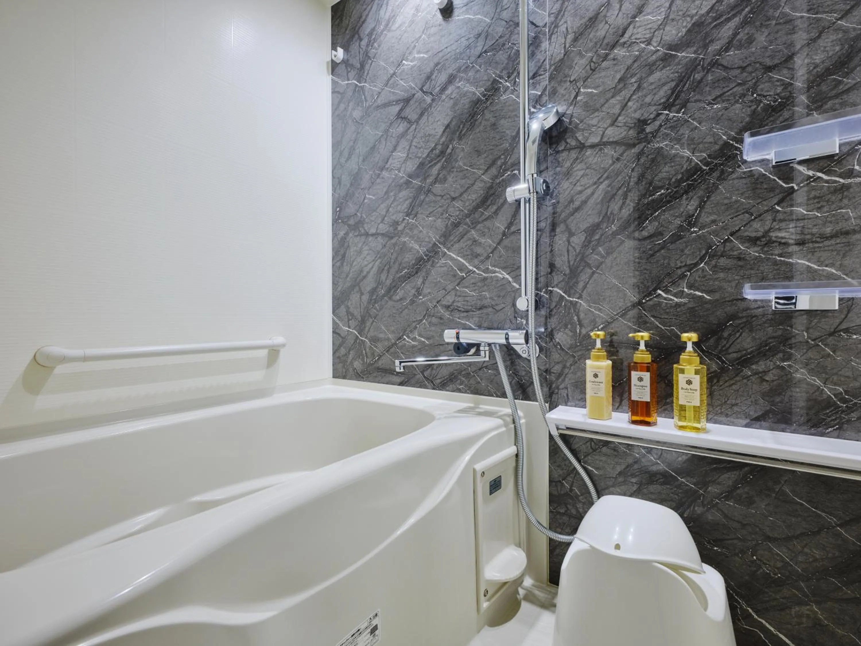 MONday Apart Premium UENO