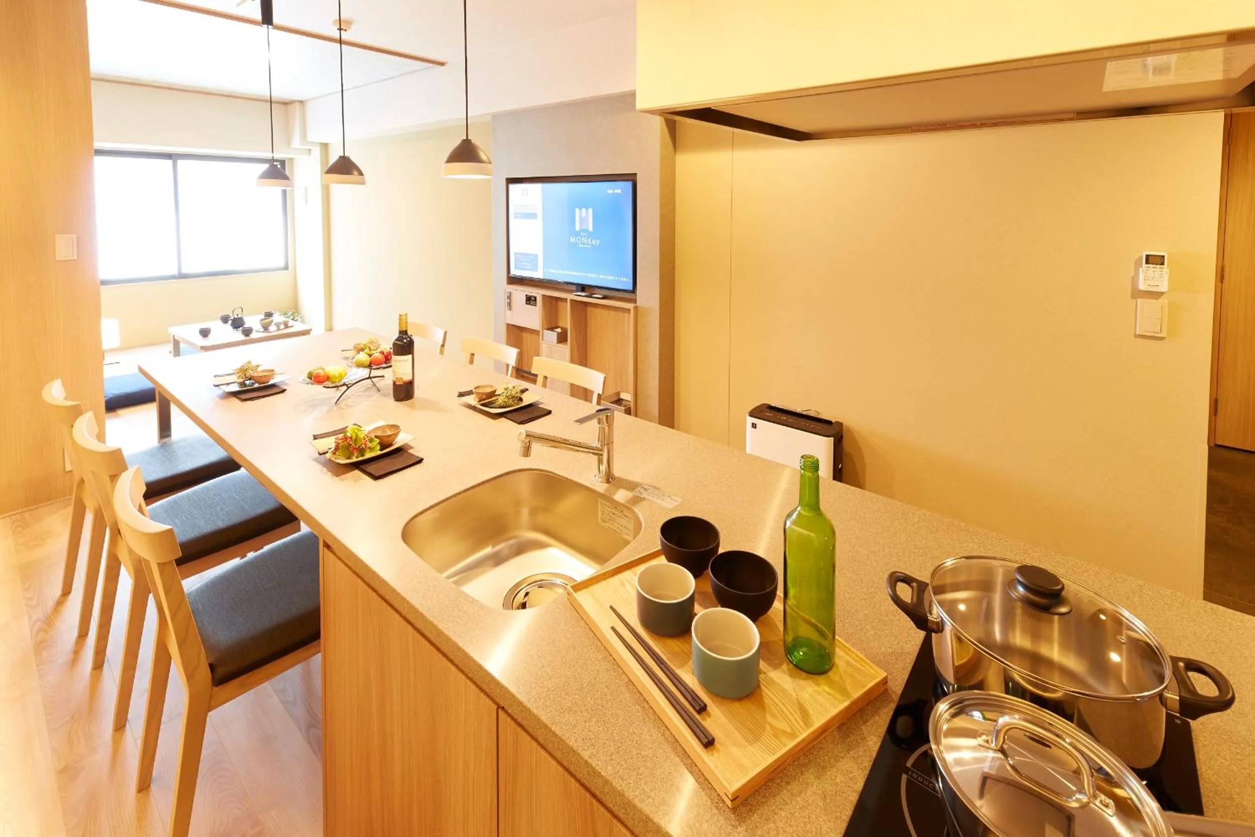 TV and multimedia in MONday Apart Premium UENO