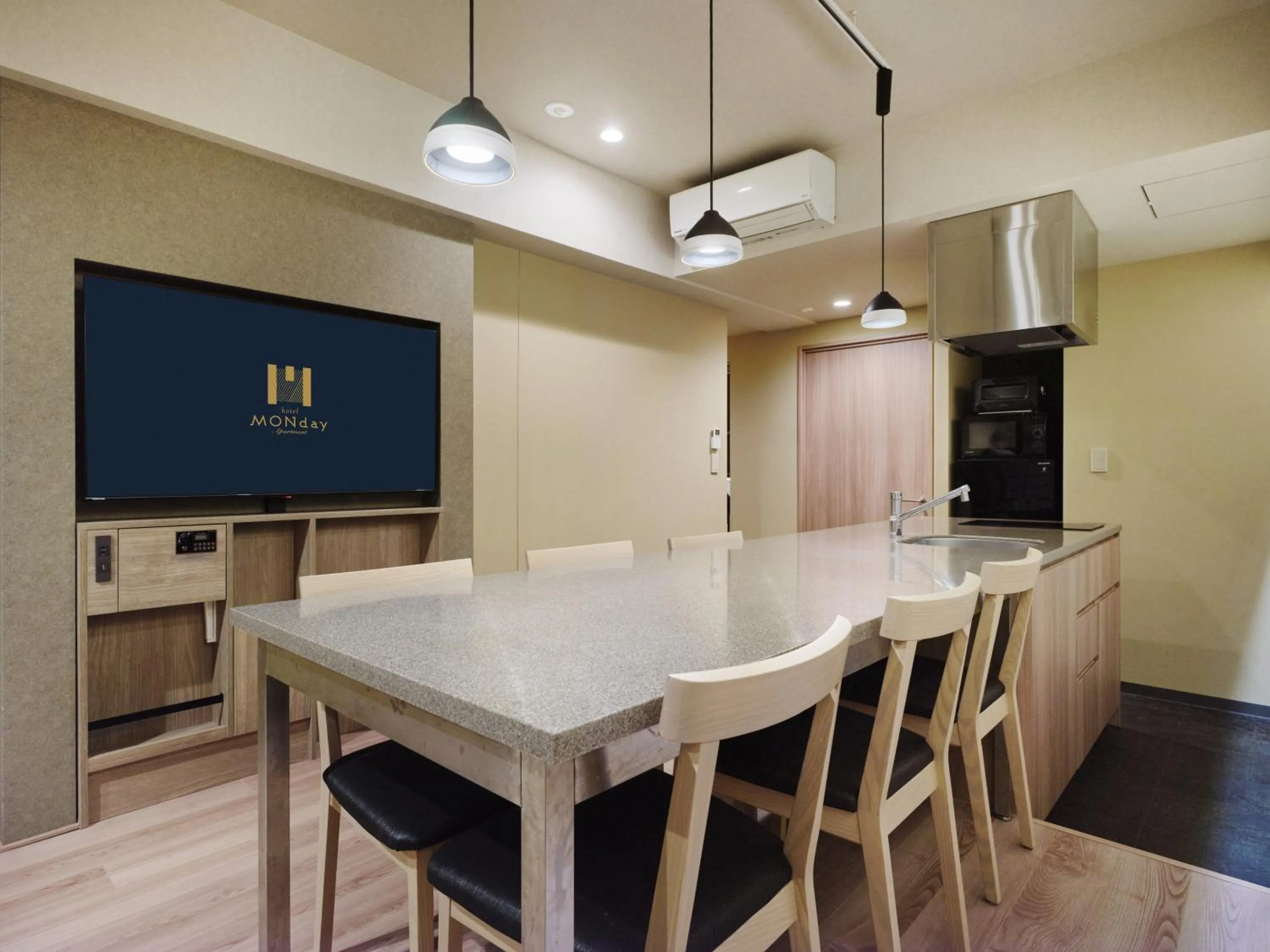 MONday Apart Premium UENO