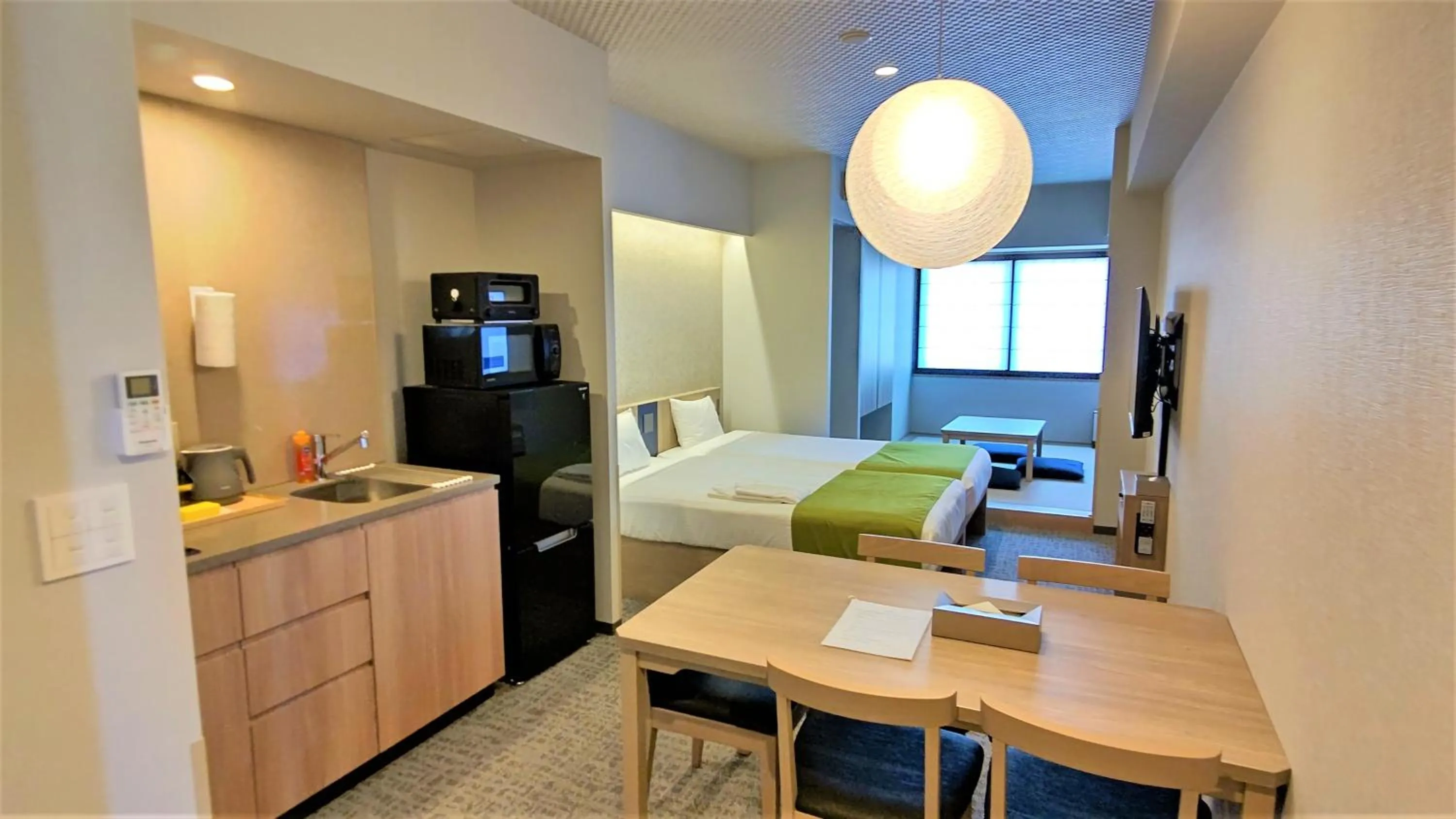 TV and multimedia, Bed in MONday Apart Premium UENO
