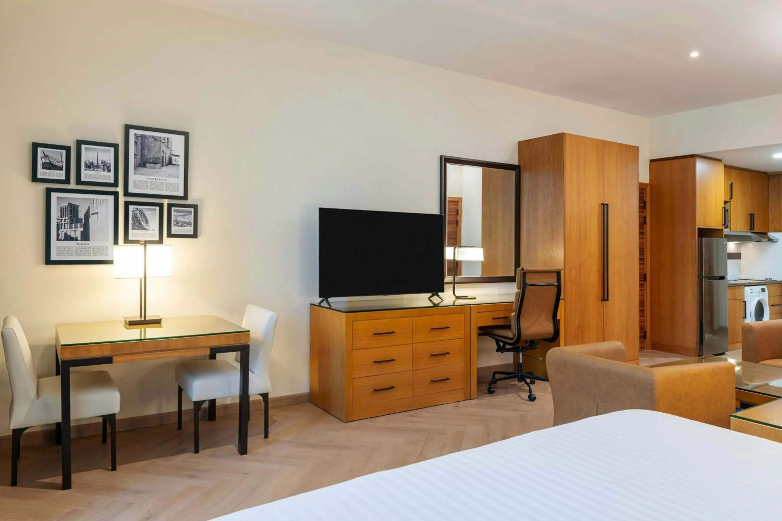 Living room, Bed in Four Points by Sheraton Bur Dubai