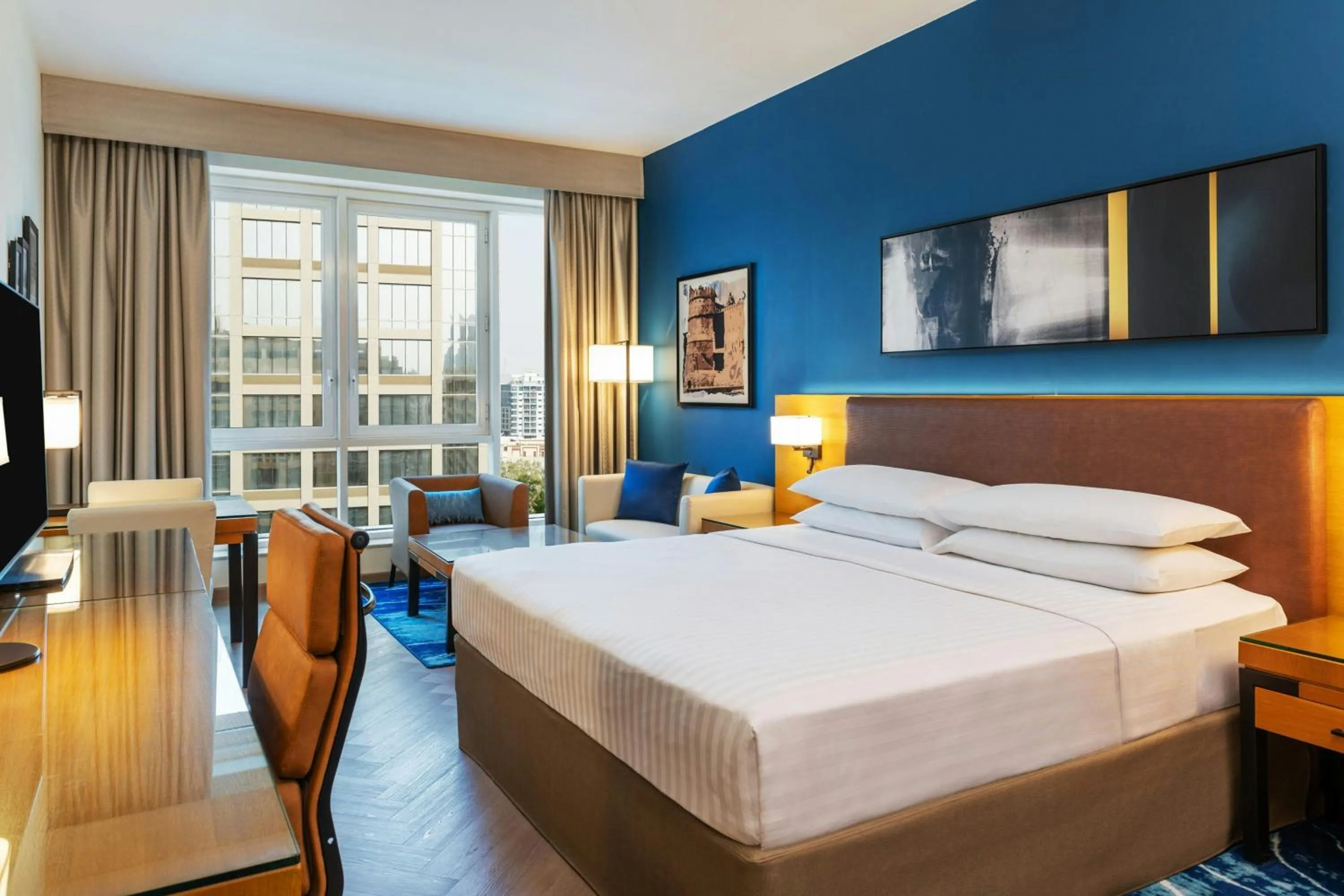 Photo of the whole room, Bed in Four Points by Sheraton Bur Dubai