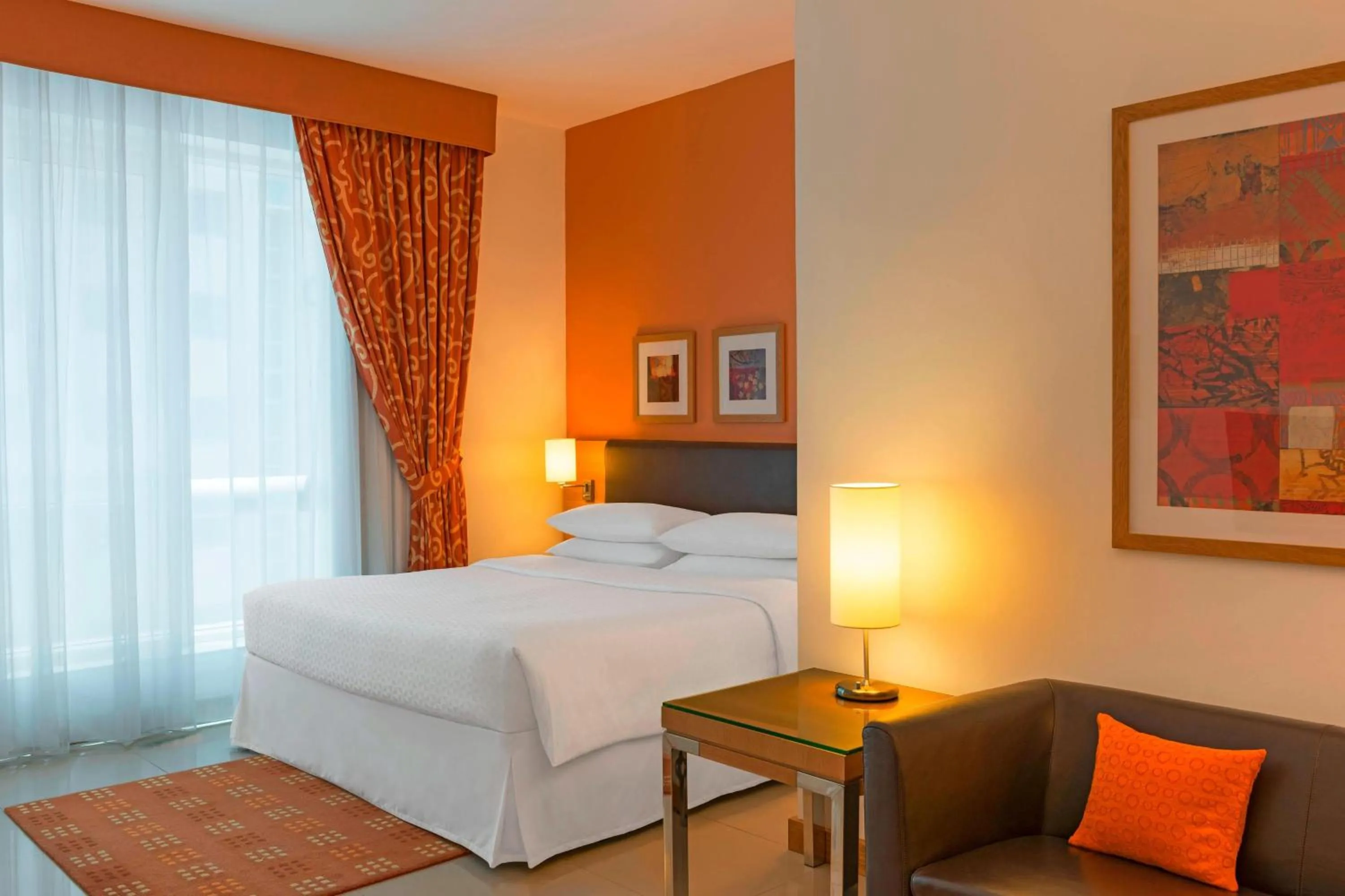 Photo of the whole room, Bed in Four Points by Sheraton Bur Dubai