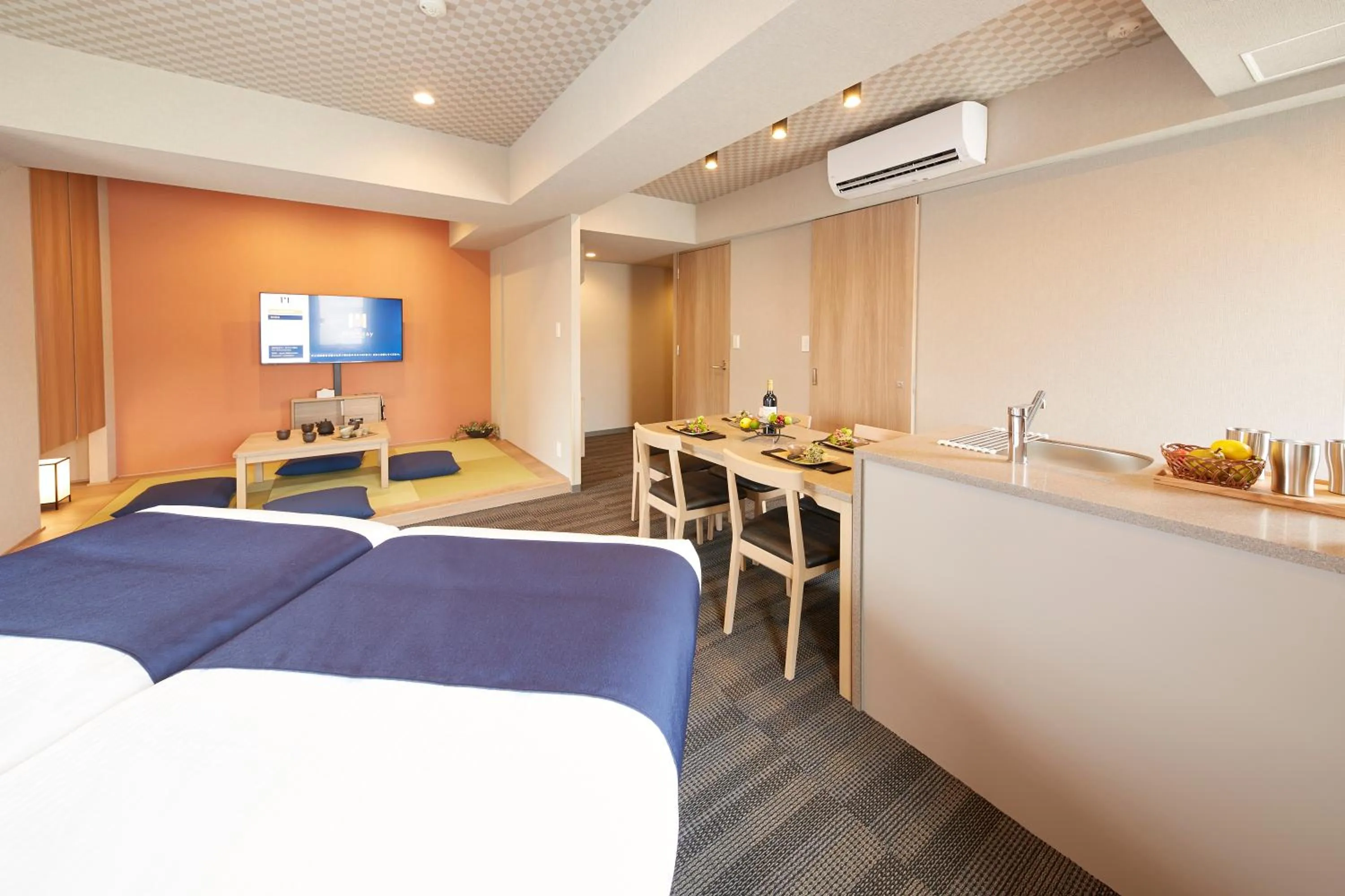 Bed in MONday Apart Premium Ginza Shintomicho