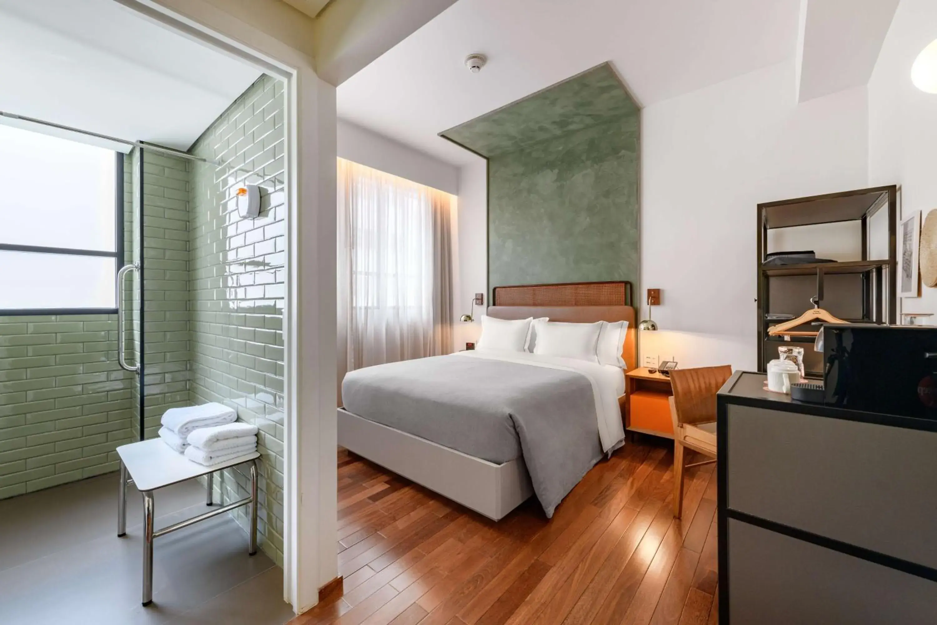 Queen Room with Roll-in Shower - Mobility Accessible in Canopy By Hilton Sao Paulo Jardins Queen Room with Roll-in Shower - Mobility Accessible in Canopy By Hilton Sao Paulo Jardins