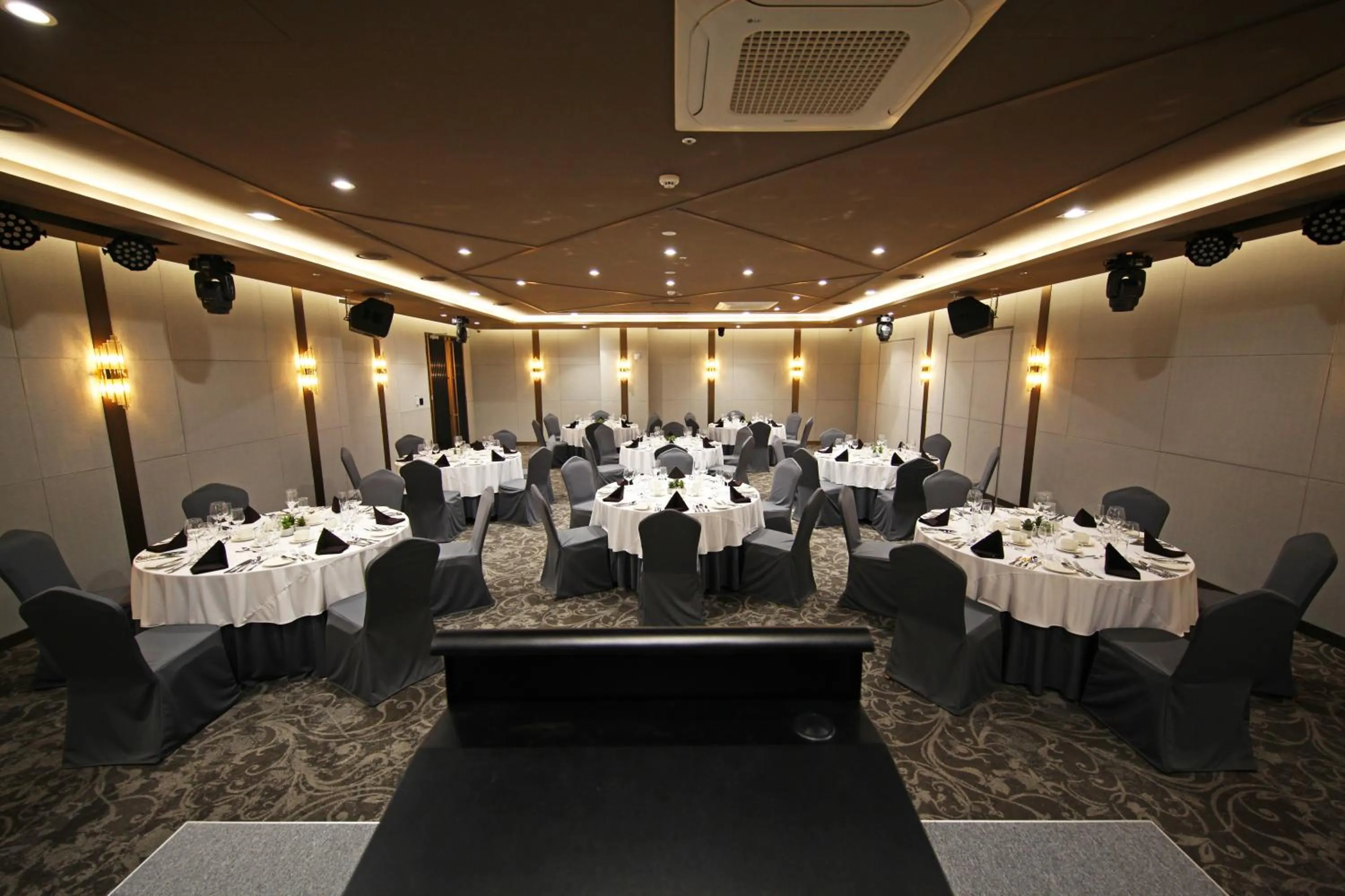 Layers Hotel Busan Hadan