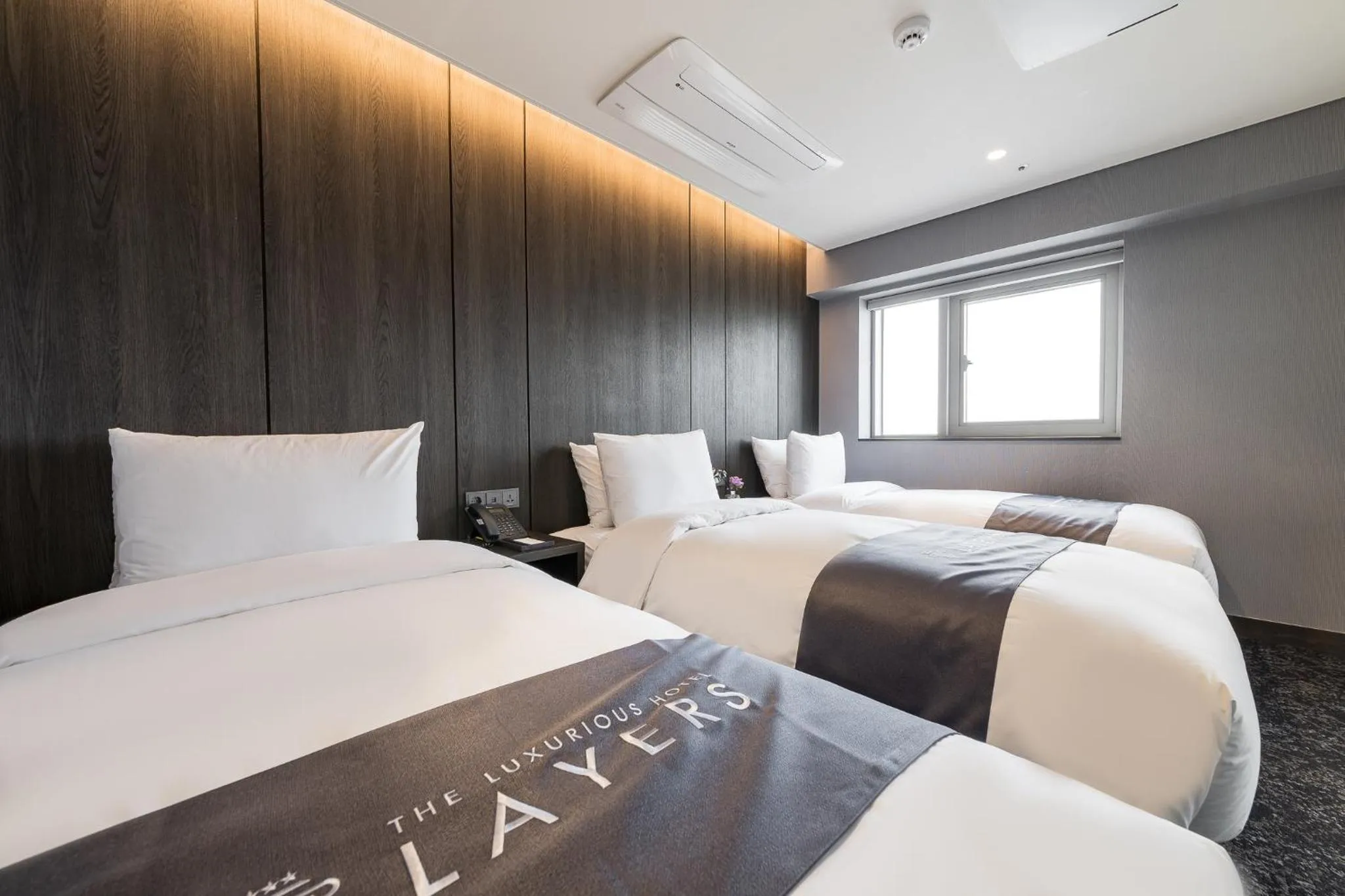 Bed in Layers Hotel Busan Hadan